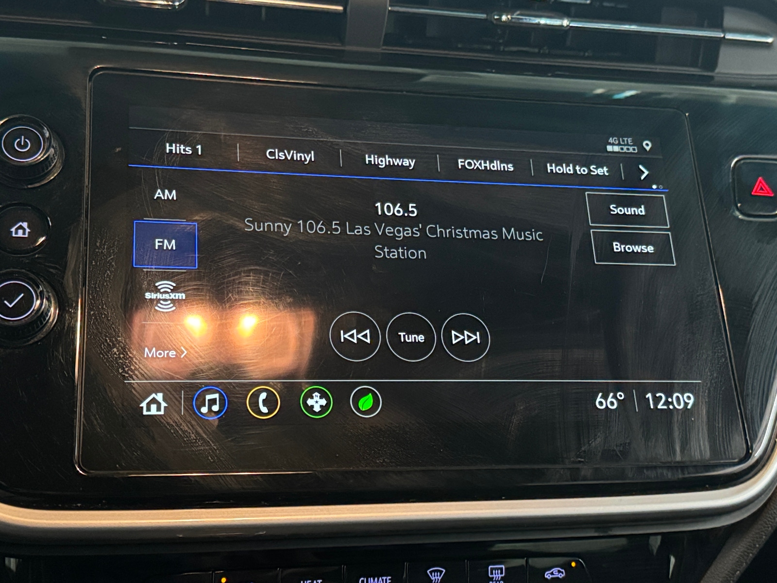 Thumbnail: 2023 Chevrolet Bolt EV - 4