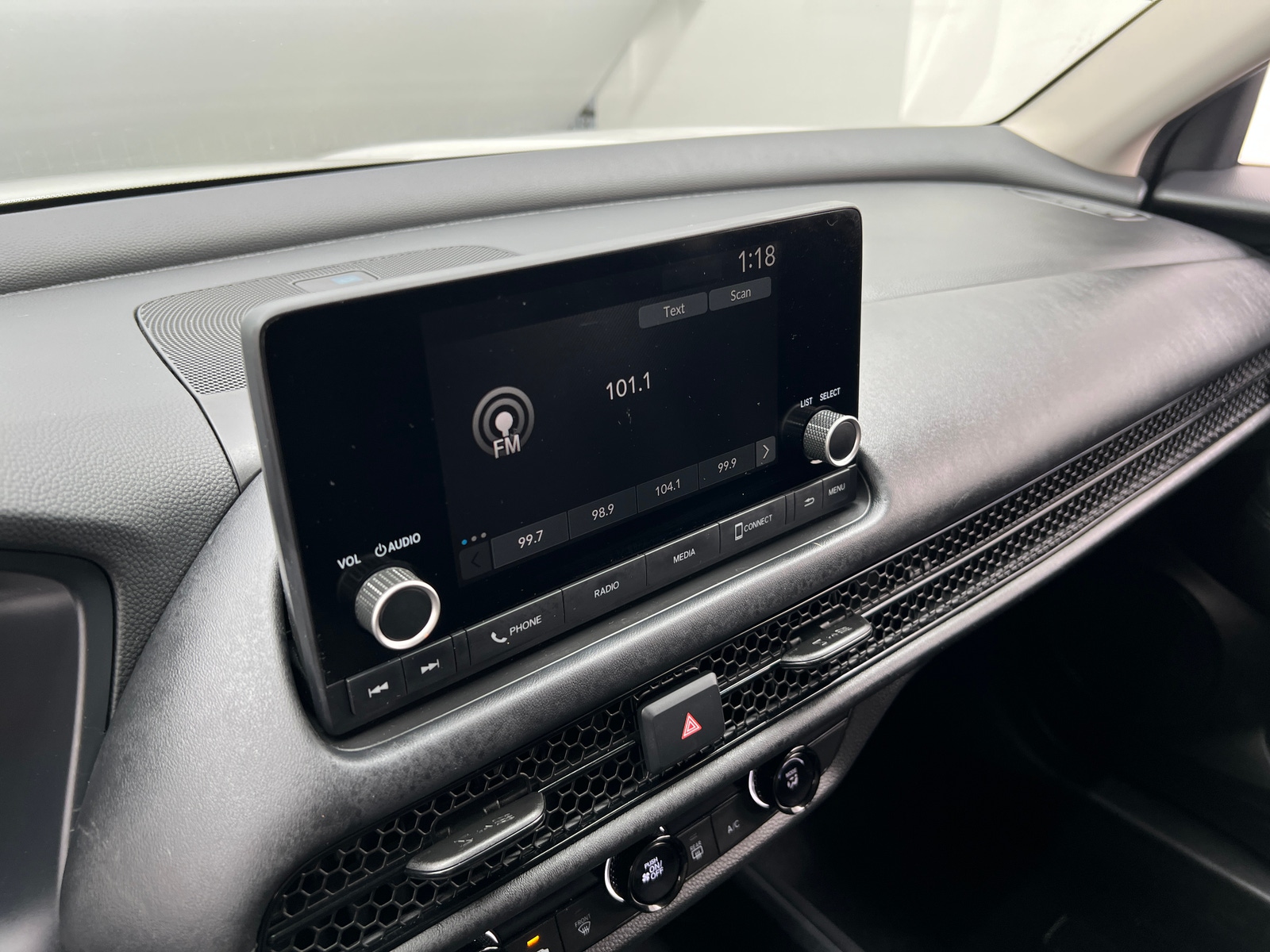 Thumbnail: 2025 Honda HR-V - 4