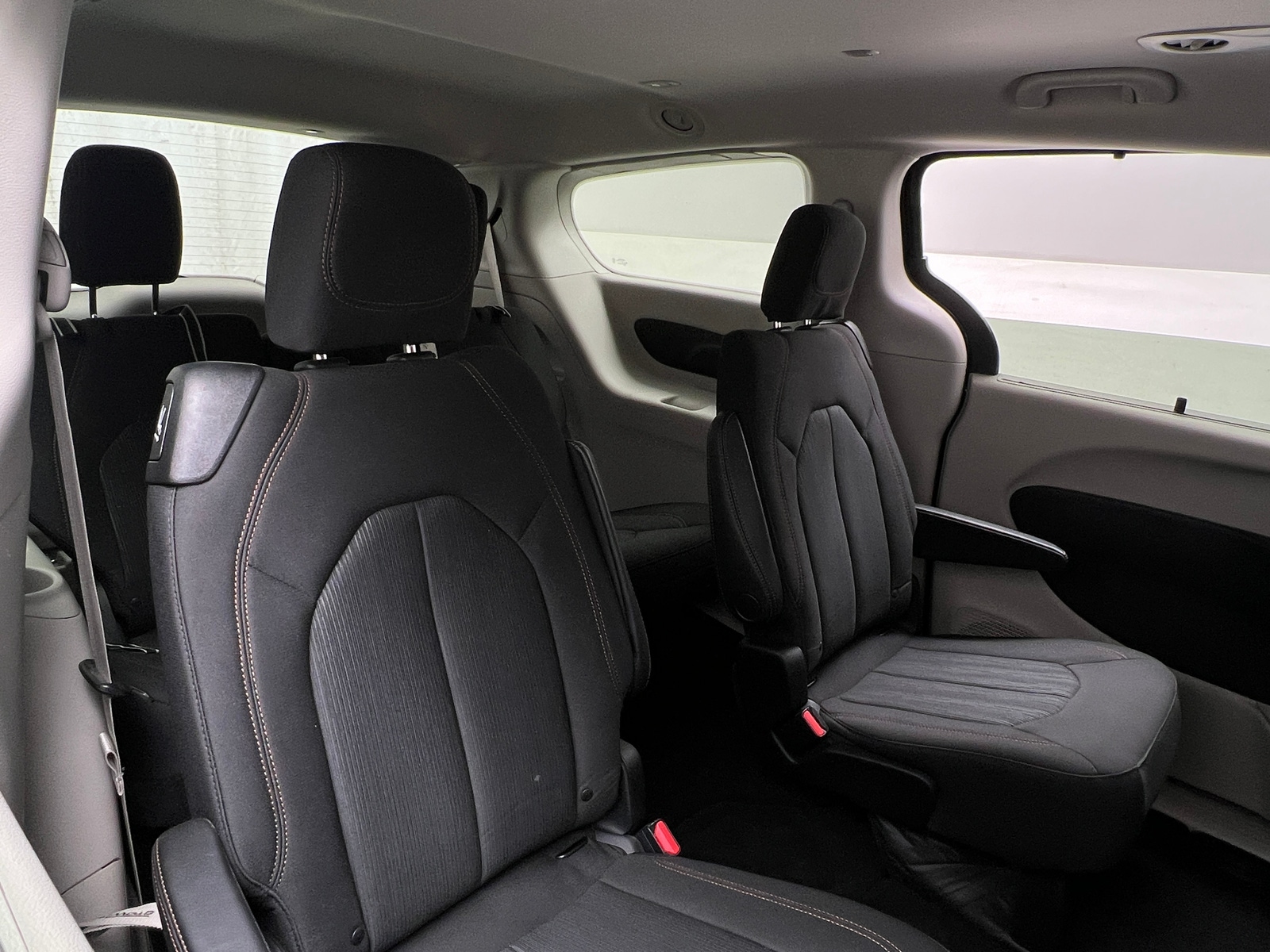 Thumbnail: 2018 Chrysler Pacifica - 6