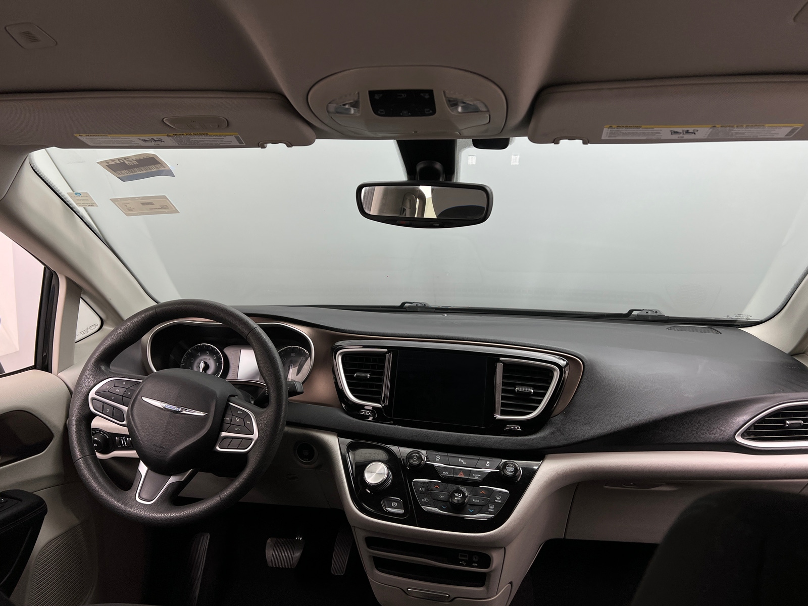 Thumbnail: 2018 Chrysler Pacifica - 3