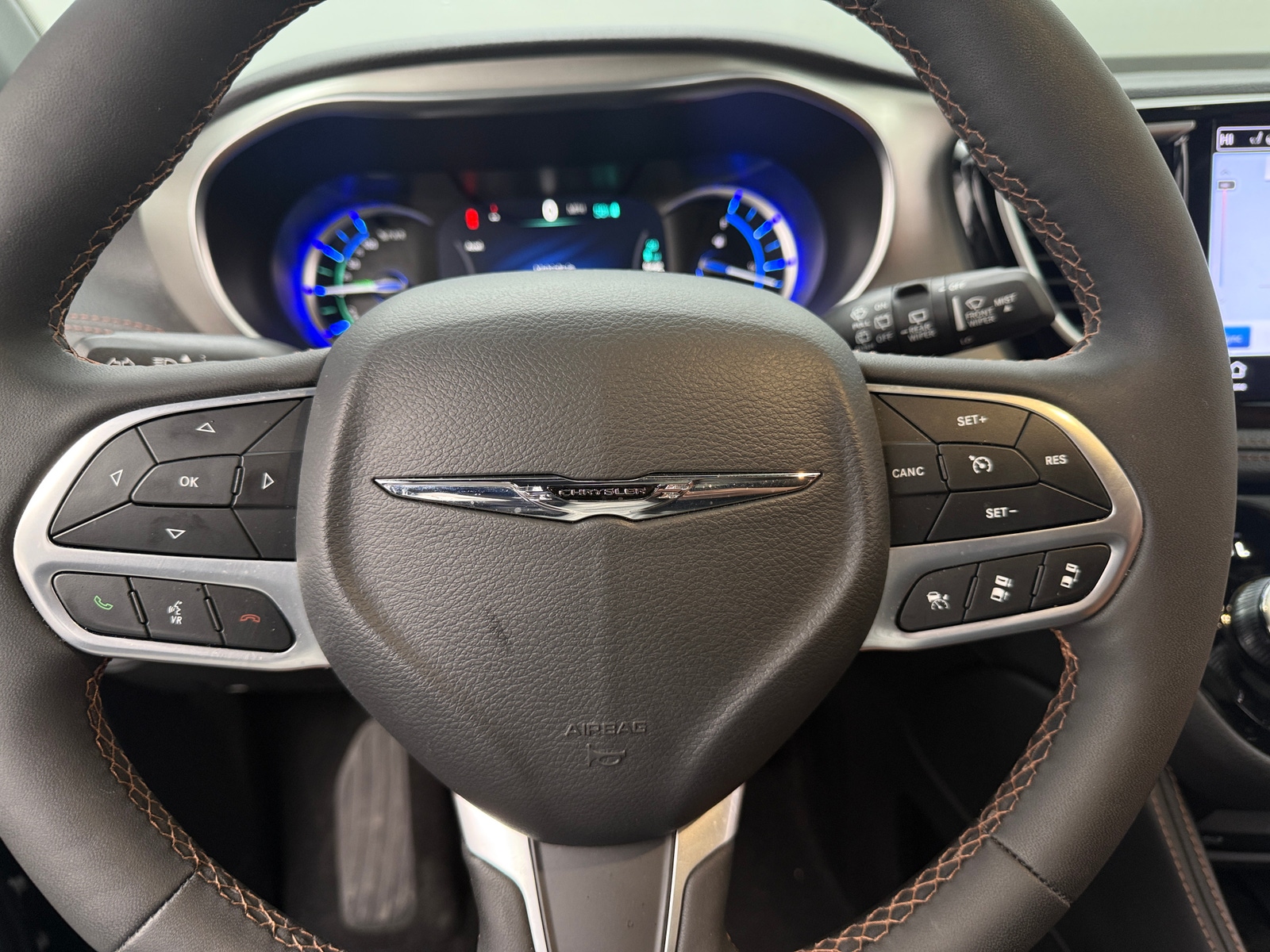 Thumbnail: 2025 Chrysler Pacifica - 4