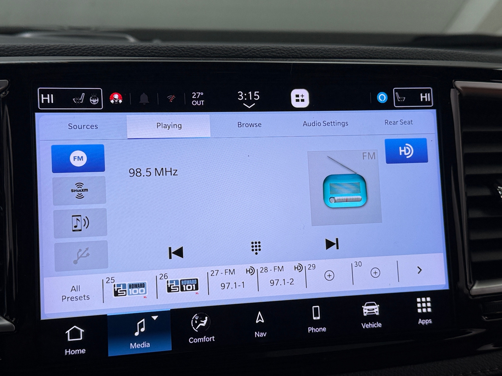 Thumbnail: 2025 Chrysler Pacifica - 3