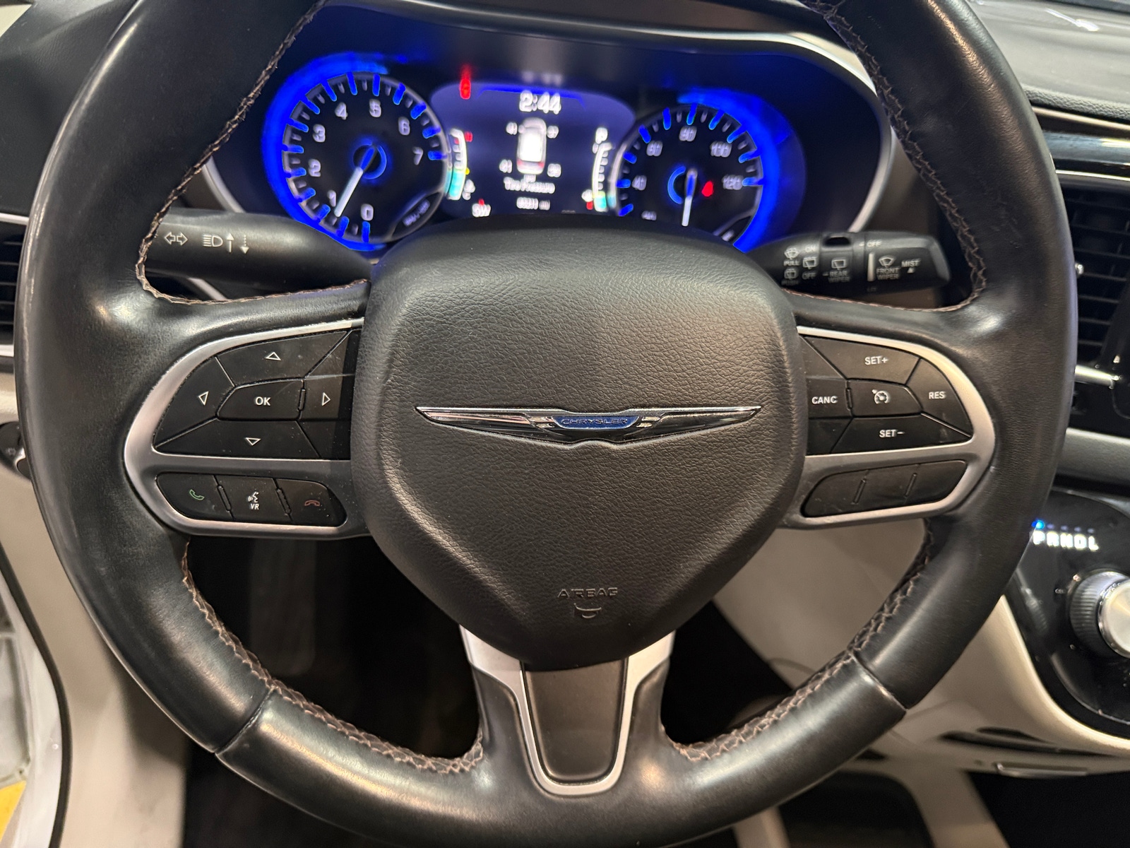 Thumbnail: 2018 Chrysler Pacifica - 4