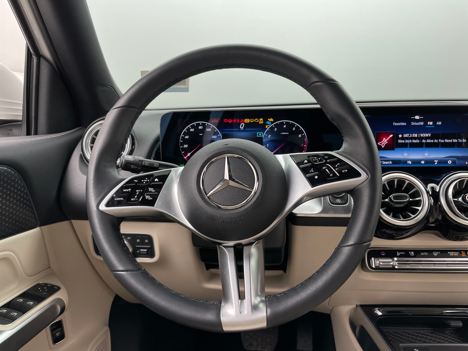Thumbnail: 2025 Mercedes-Benz GLB - 4