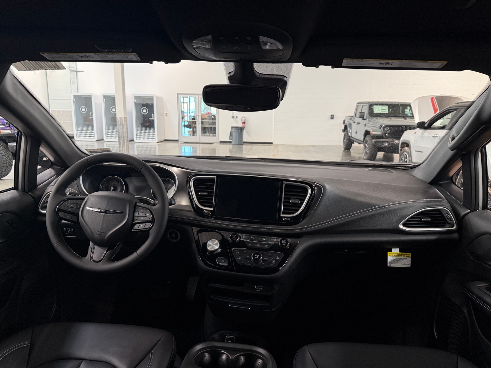 Thumbnail: 2026 Chrysler Pacifica - 2