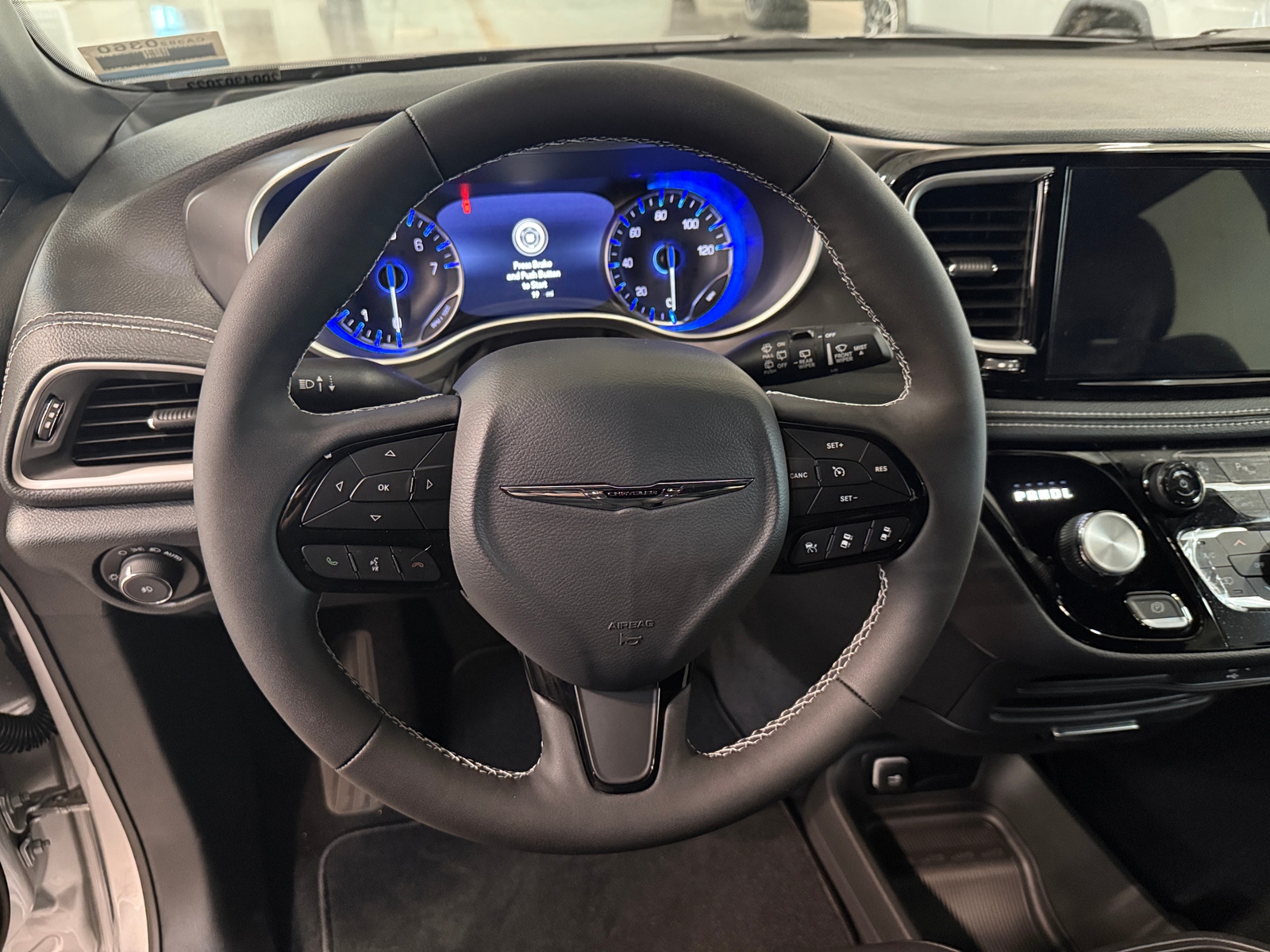 Thumbnail: 2026 Chrysler Pacifica - 4