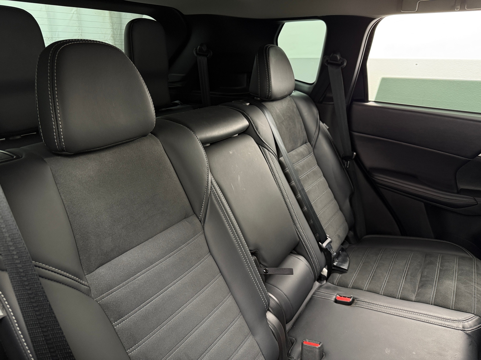 Thumbnail: 2024 Mitsubishi Outlander - 5