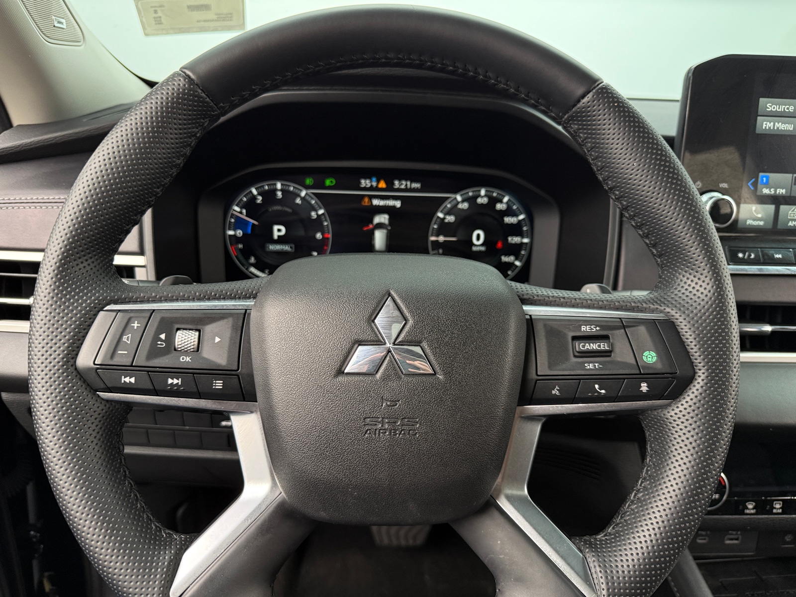 Thumbnail: 2024 Mitsubishi Outlander - 4