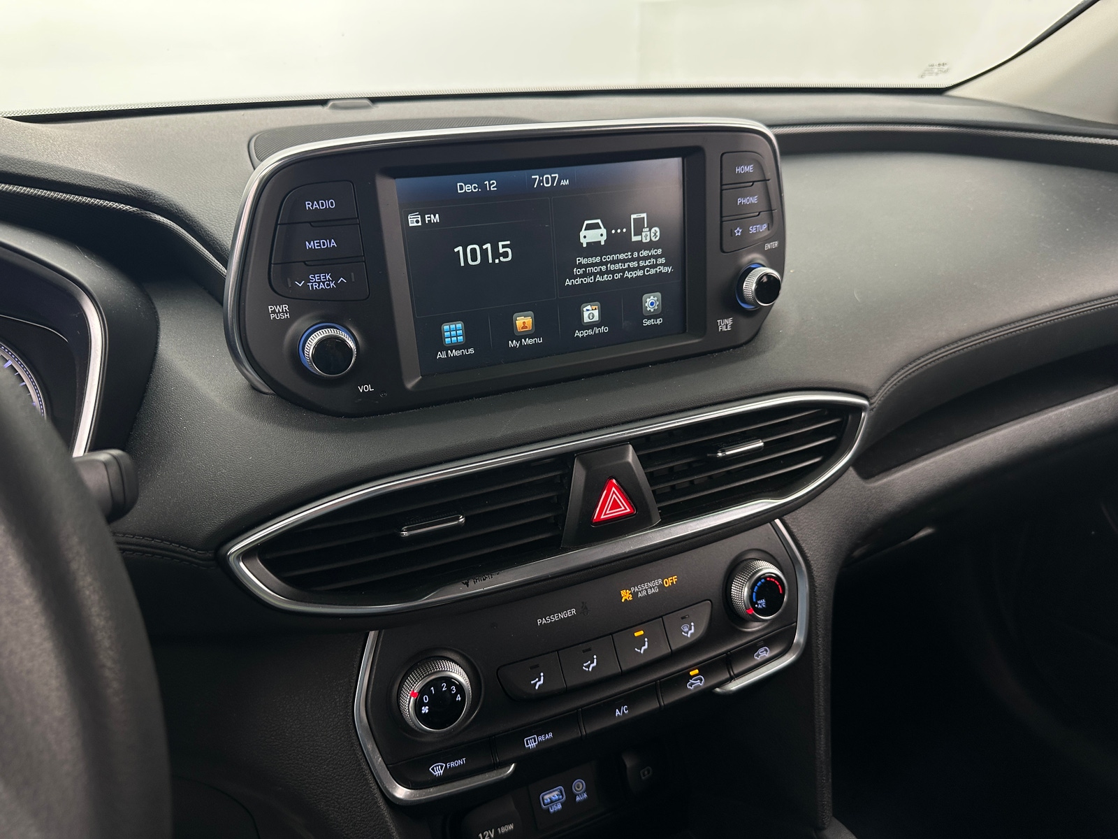 Thumbnail: 2020 Hyundai Santa Fe - 4