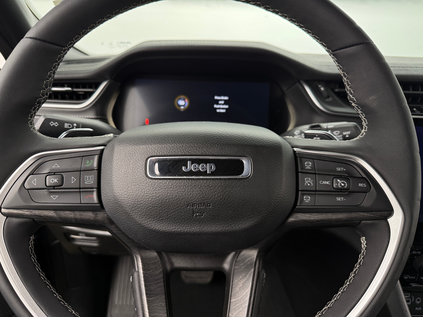 Thumbnail: 2025 Jeep Grand Cherokee L - 4