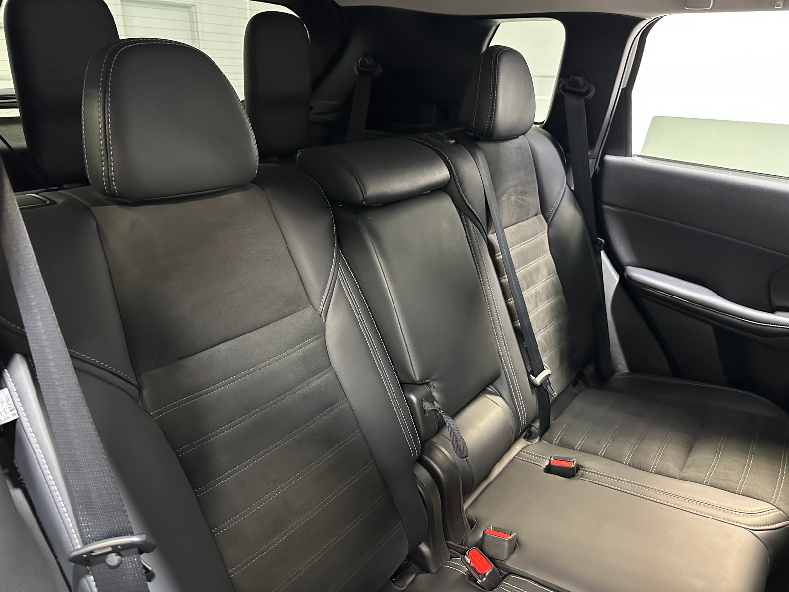 Thumbnail: 2024 Mitsubishi Outlander - 5