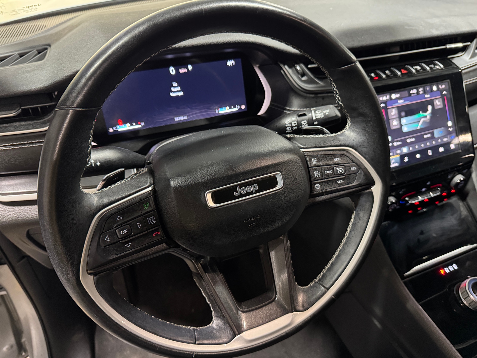 Thumbnail: 2022 Jeep Grand Cherokee L - 4