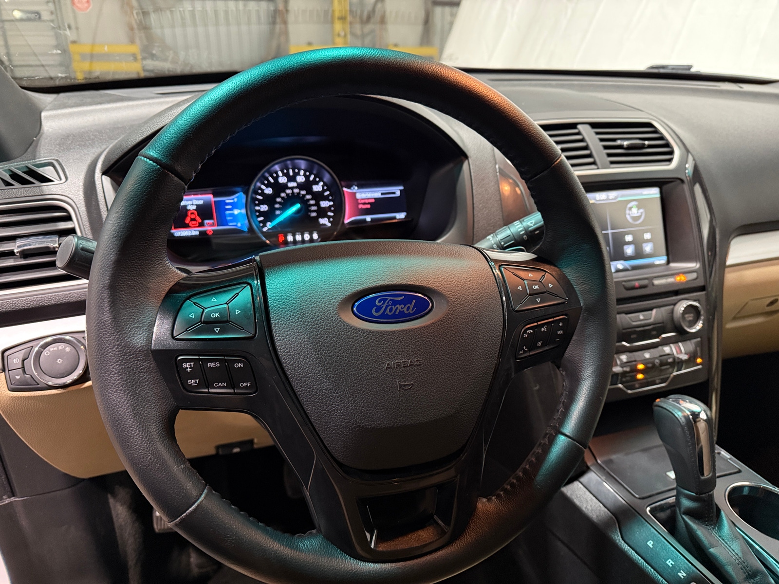 Thumbnail: 2016 Ford Explorer - 5