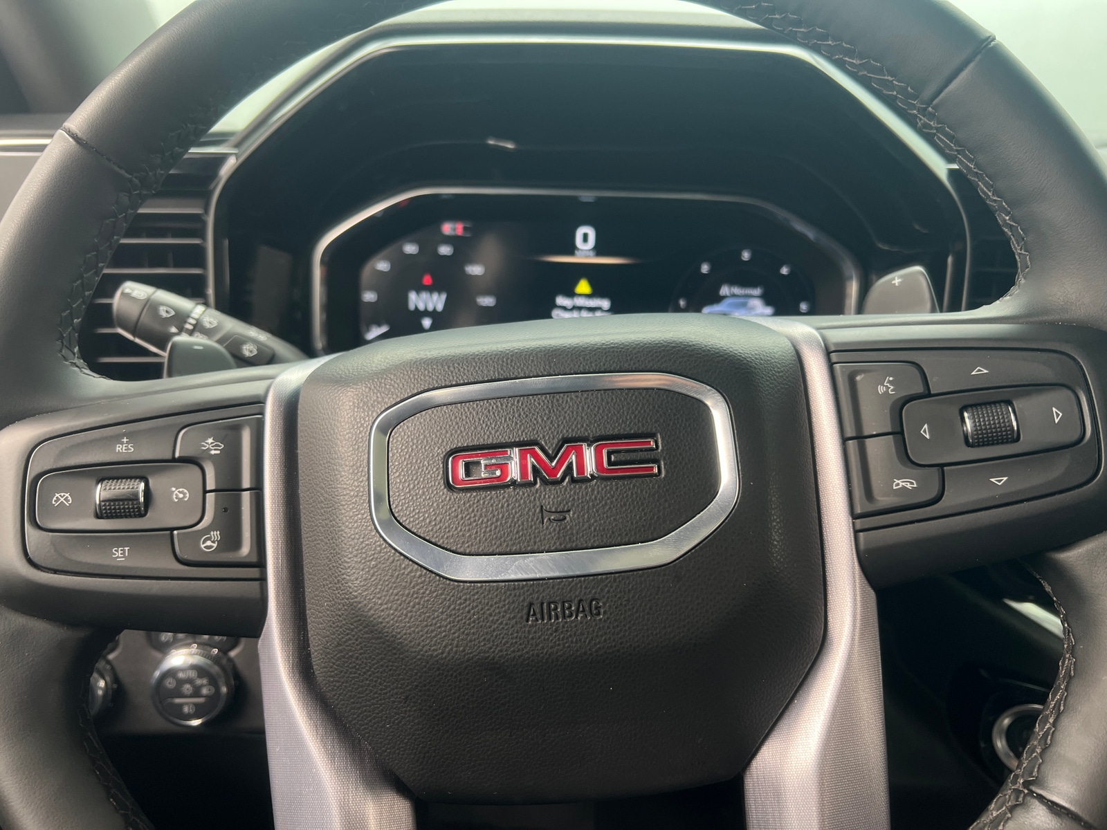 Thumbnail: 2025 GMC Sierra 1500 - 4