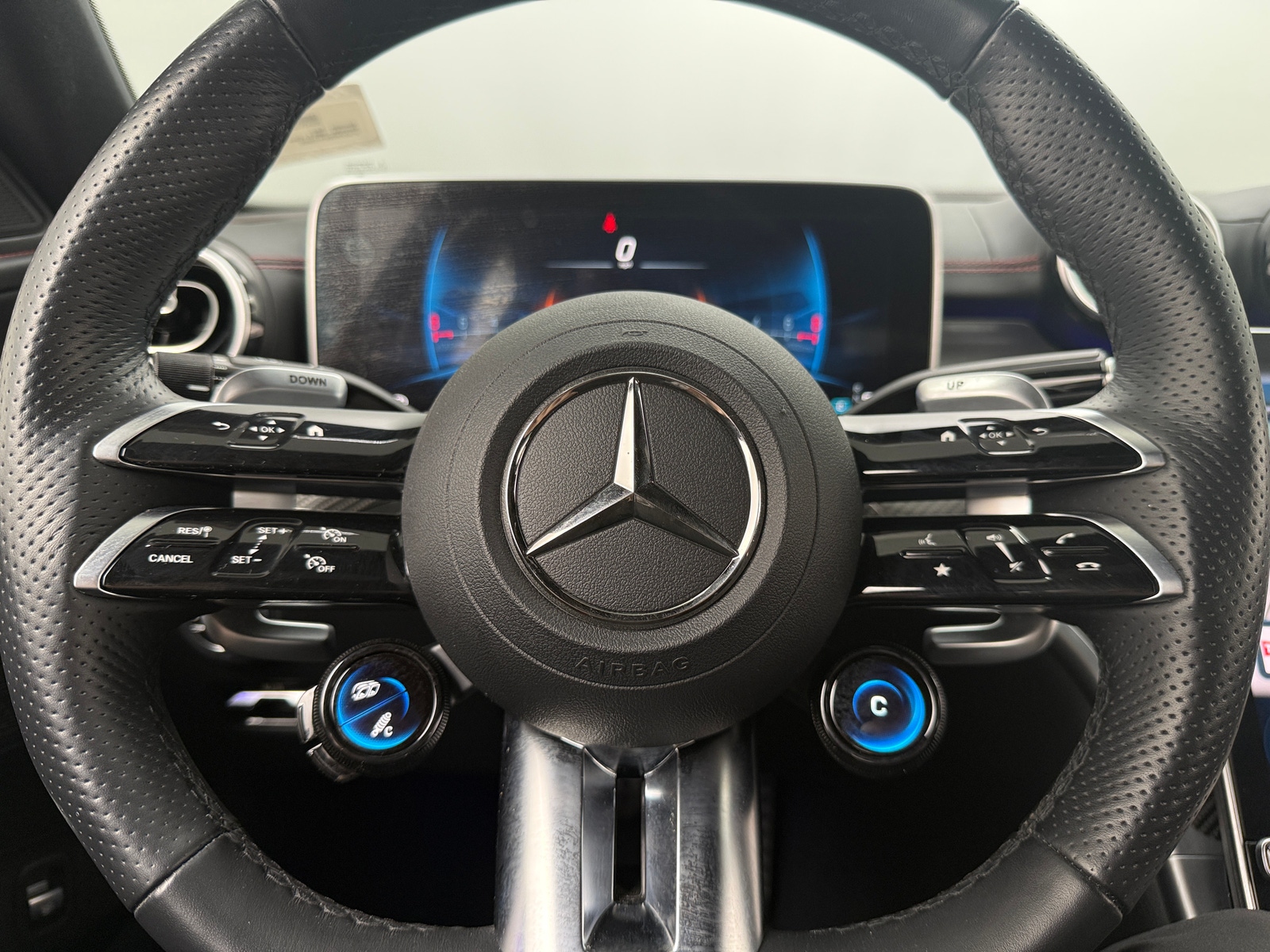 Thumbnail: 2023 Mercedes-Benz C-Class - 4