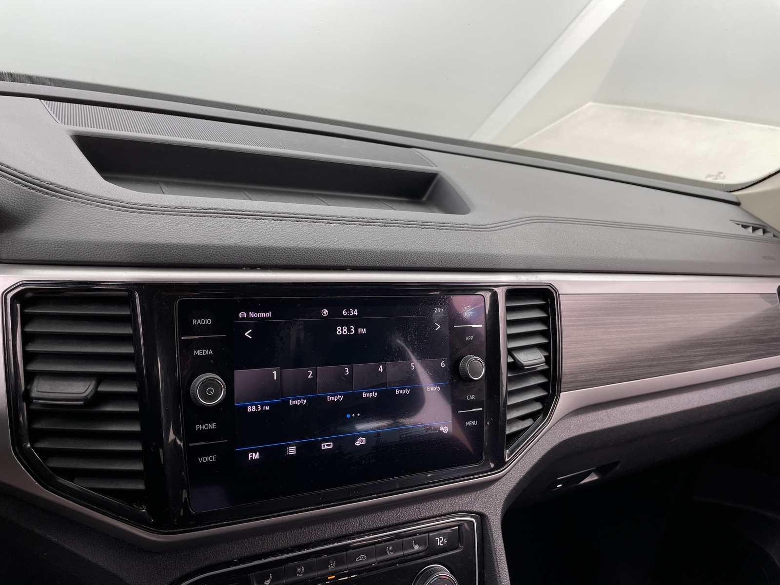 Thumbnail: 2021 Volkswagen Atlas - 3