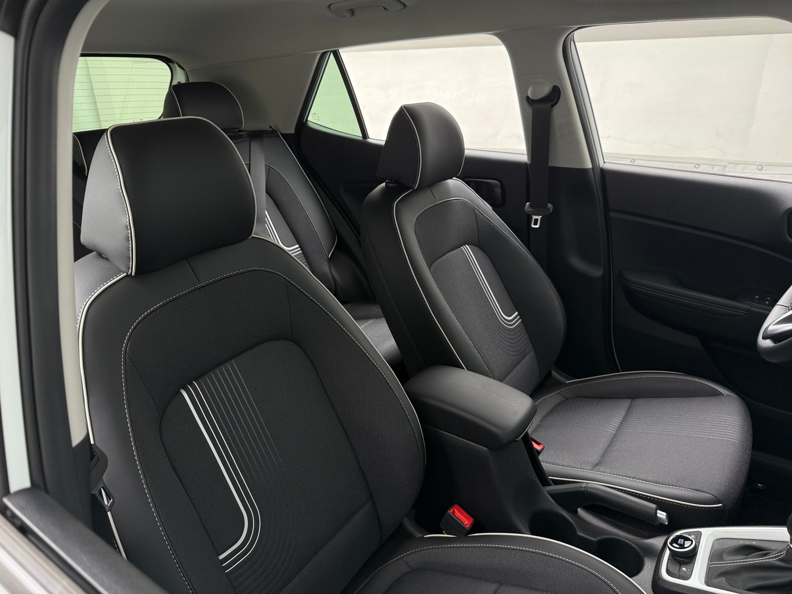 Thumbnail: 2025 Hyundai Venue - 2