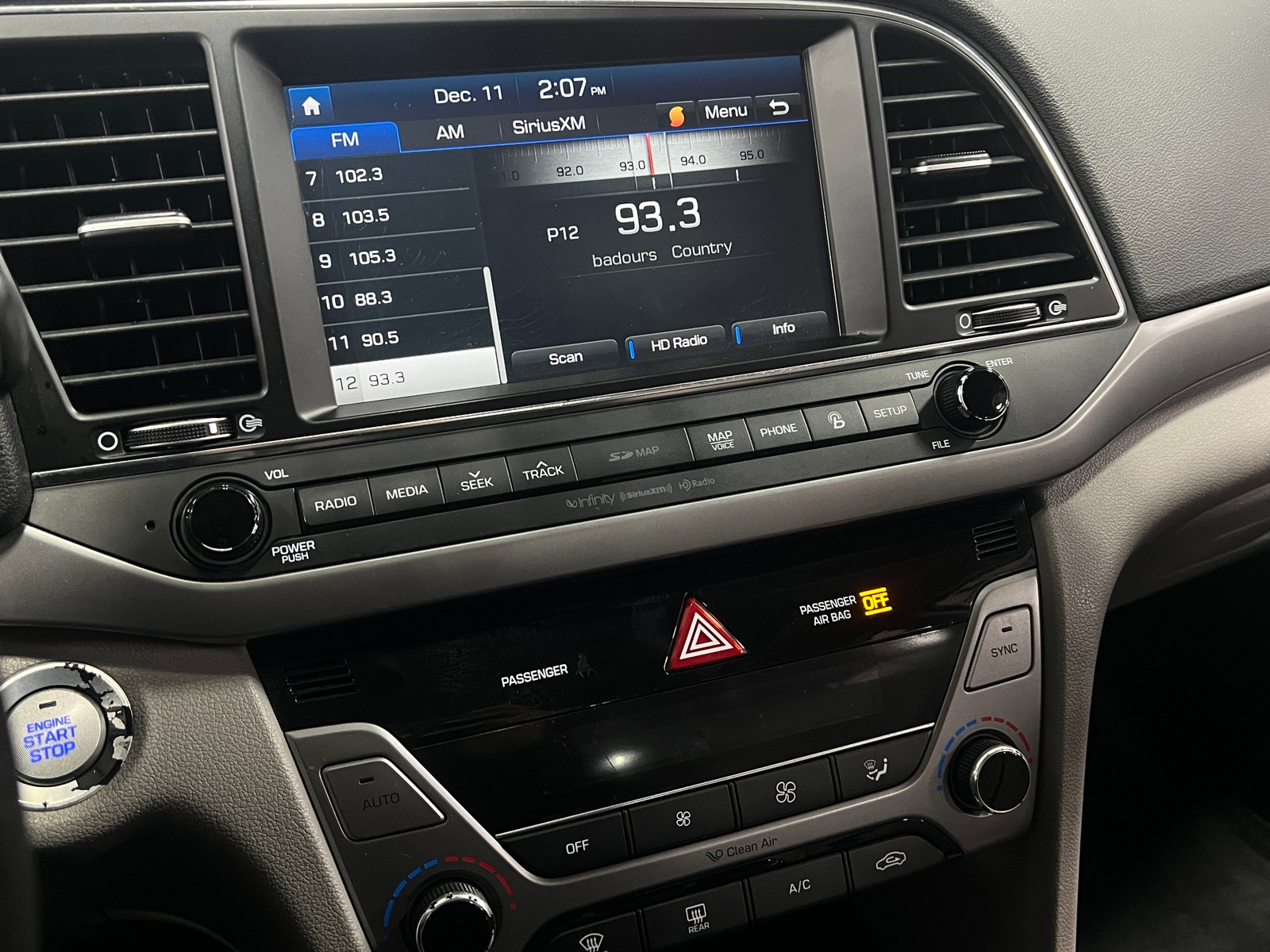 Thumbnail: 2017 Hyundai Elantra - 3