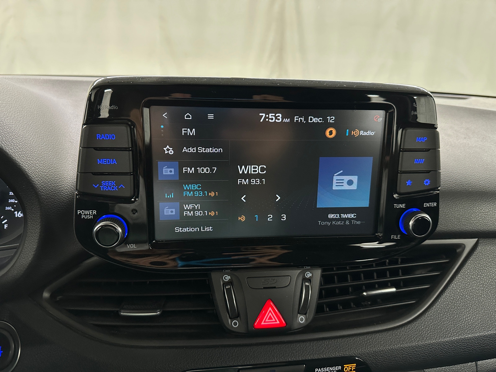 Thumbnail: 2018 Hyundai Elantra - 3