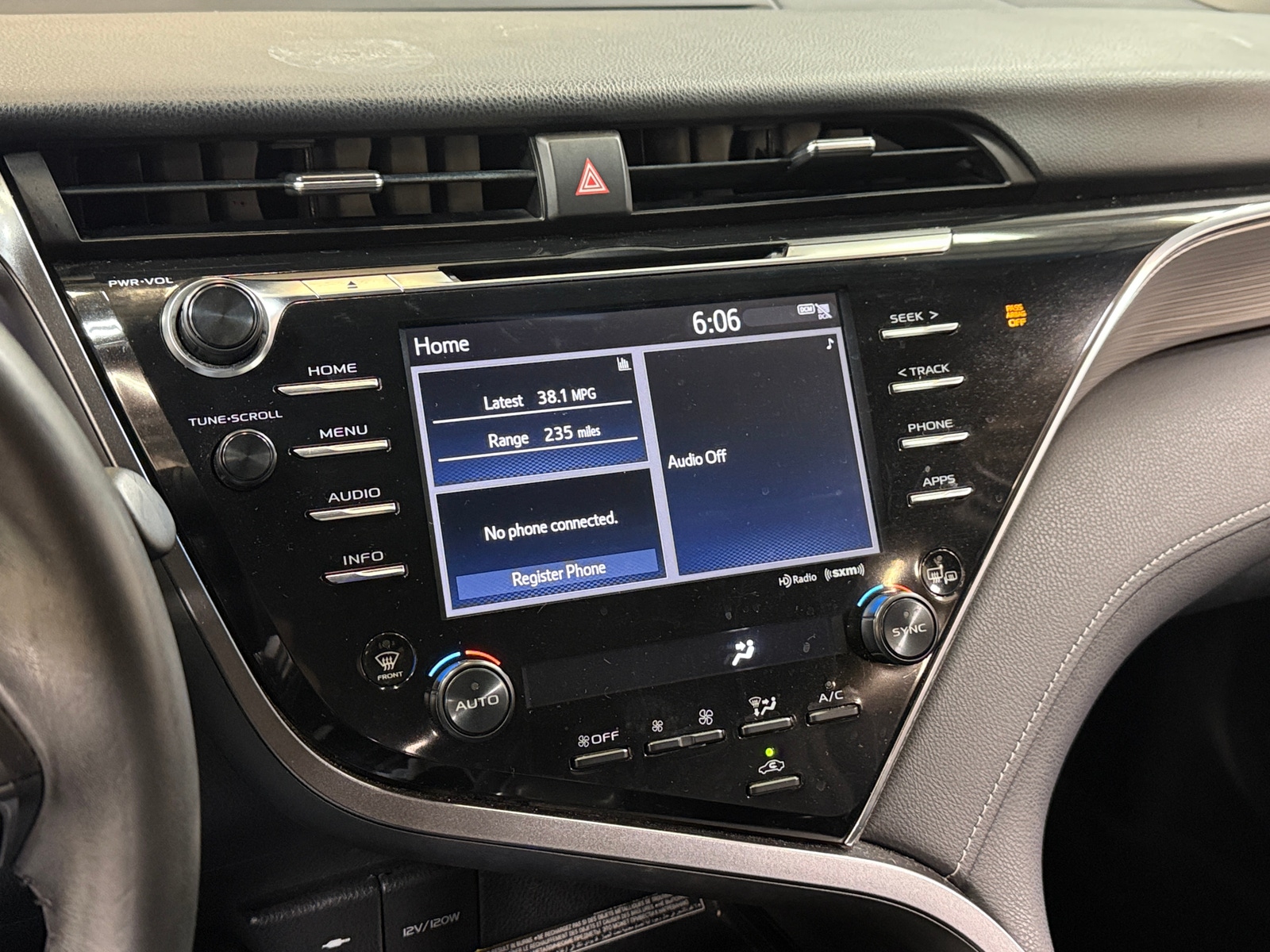 Thumbnail: 2018 Toyota Camry - 4