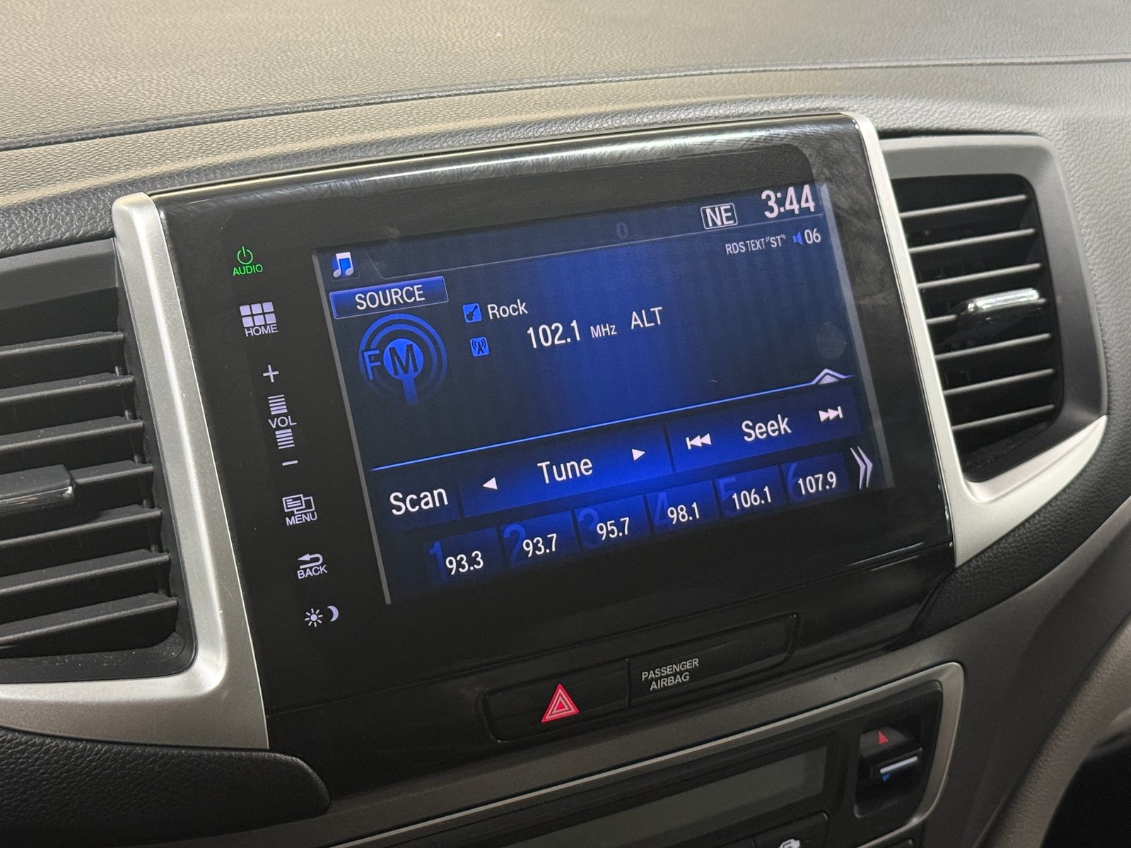 Thumbnail: 2016 Honda Pilot - 3