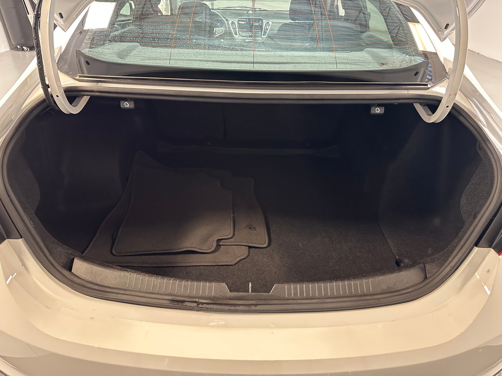 Thumbnail: 2023 Chevrolet Malibu - 7