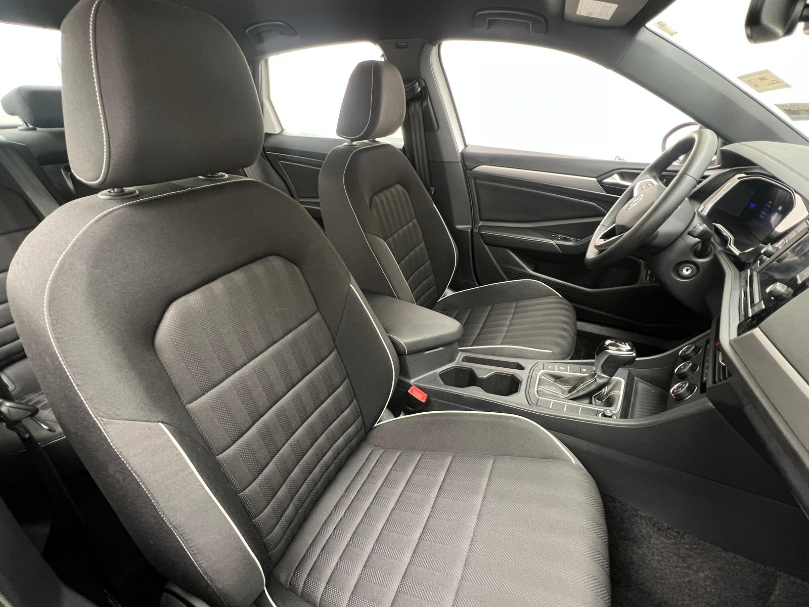 Thumbnail: 2024 Volkswagen Jetta - 2