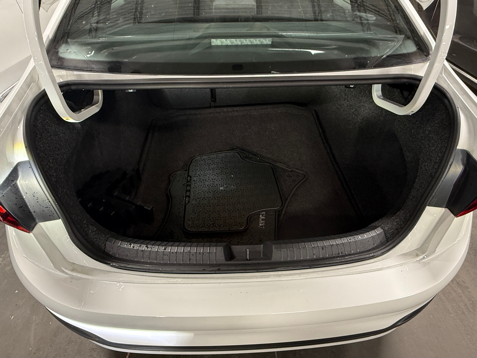 Thumbnail: 2024 Volkswagen Jetta - 7