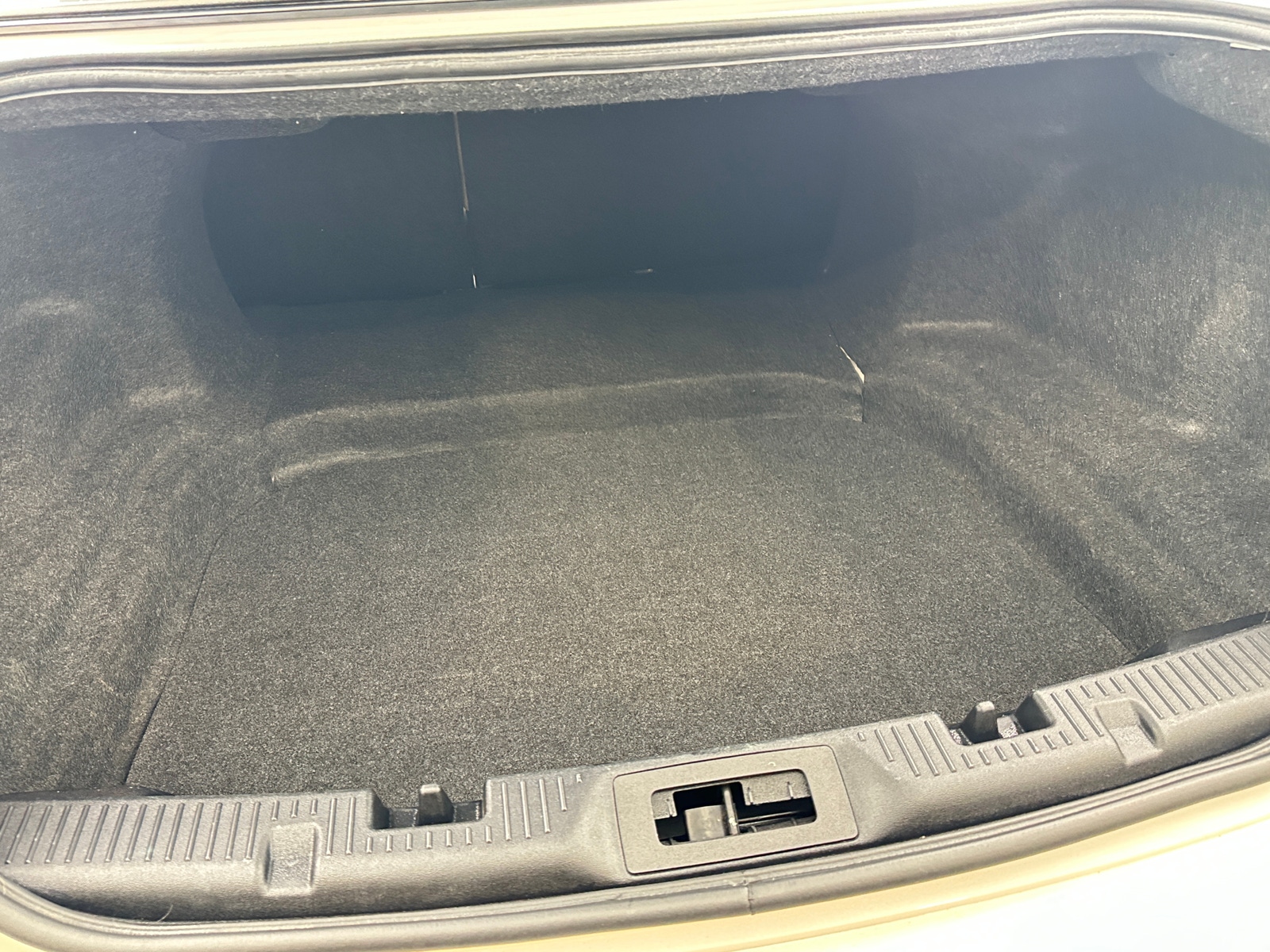 Thumbnail: 2016 Ford Taurus - 6