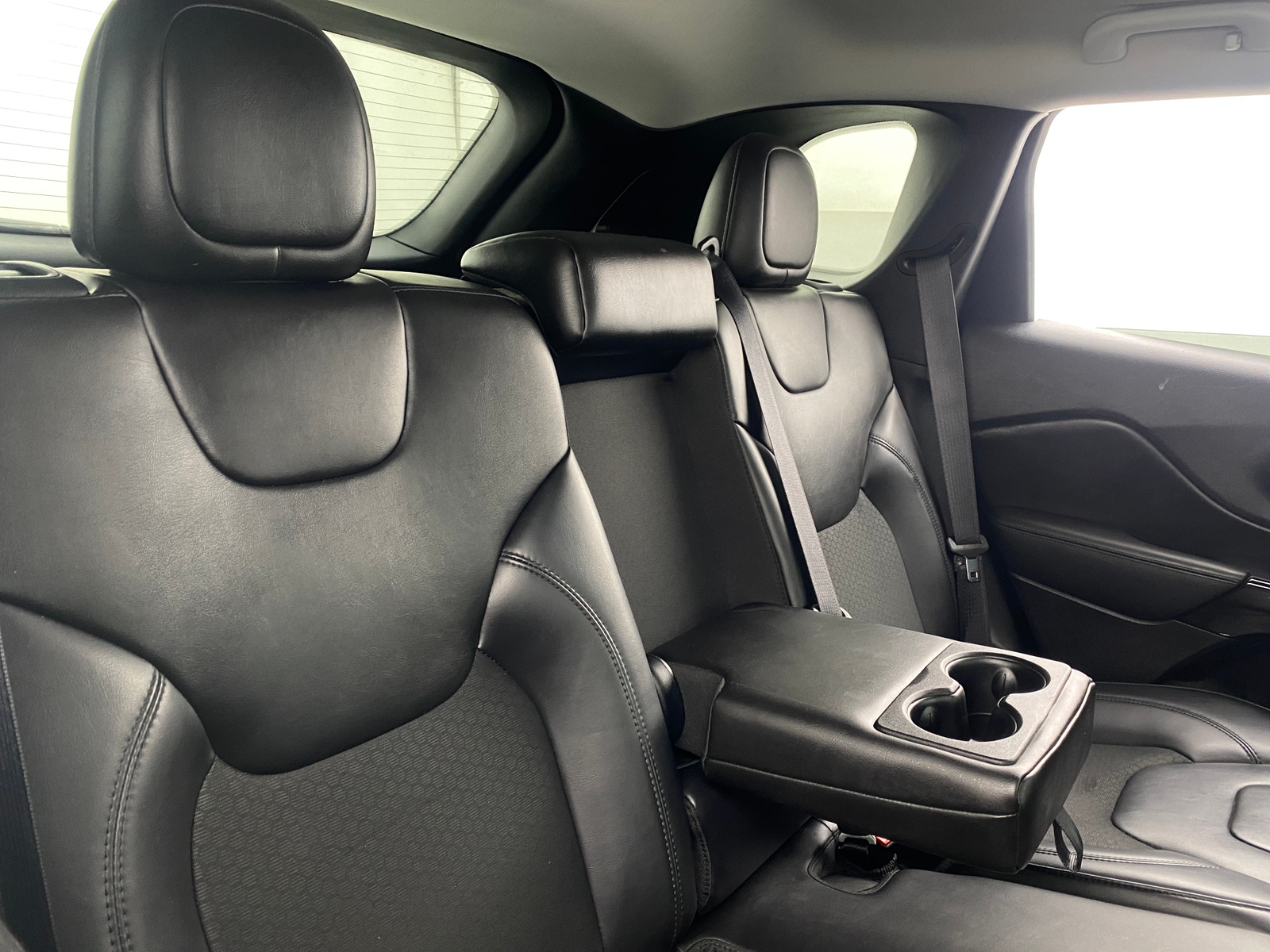 Thumbnail: 2020 Jeep Cherokee - 5