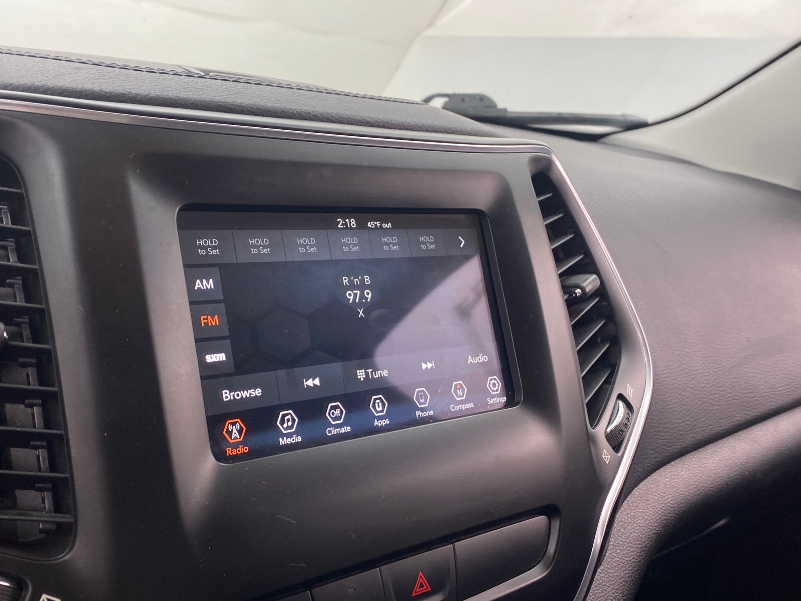 Thumbnail: 2020 Jeep Cherokee - 3