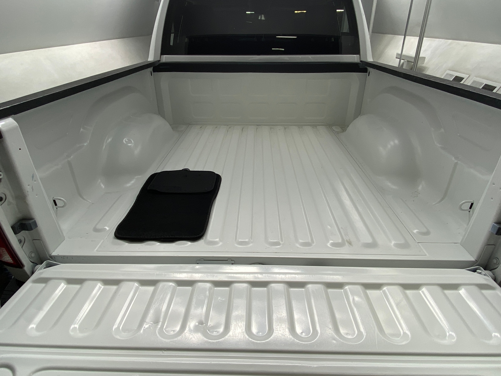 Thumbnail: 2022 RAM 1500 Classic - 7