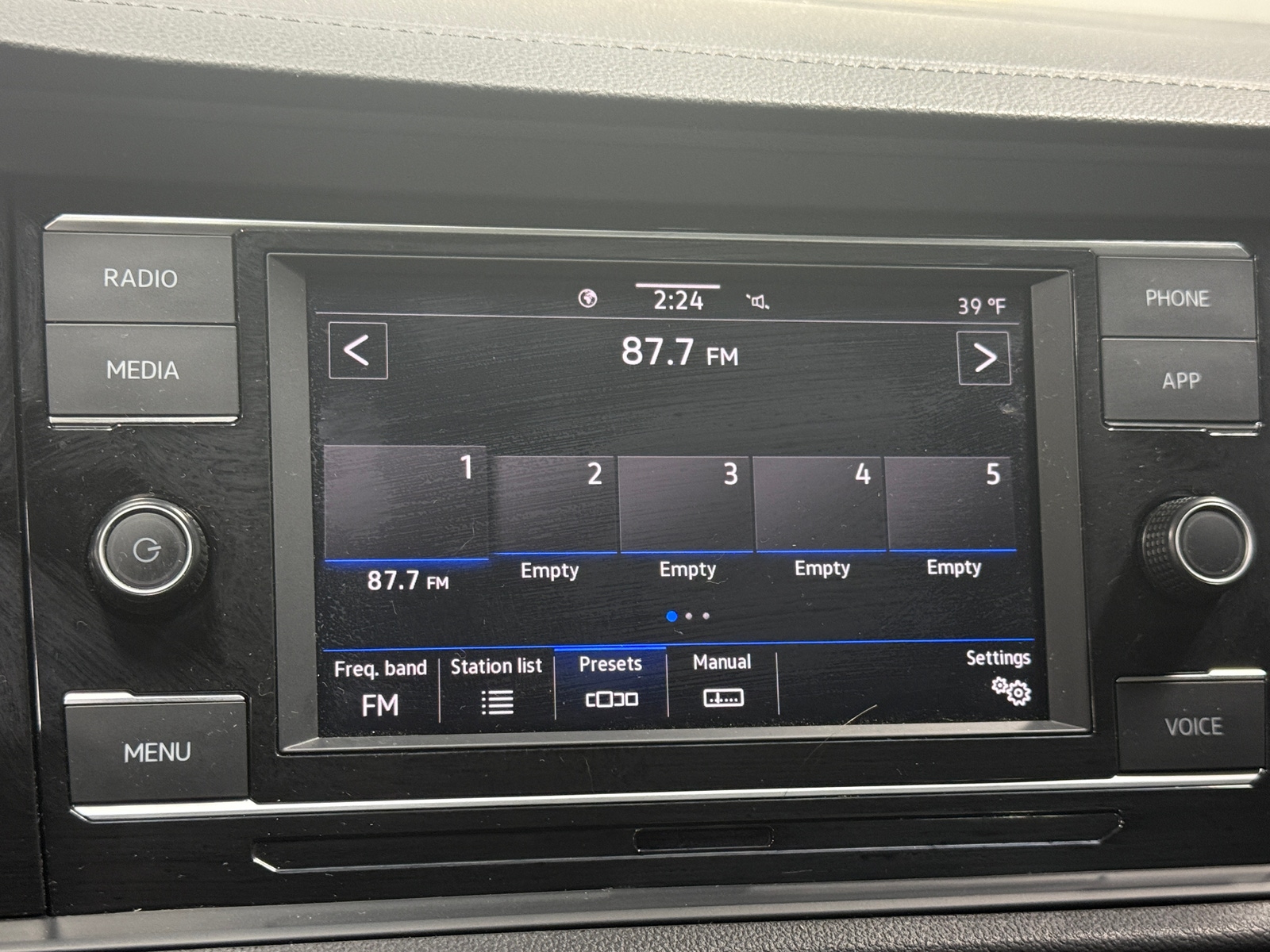 Thumbnail: 2024 Volkswagen Jetta - 4