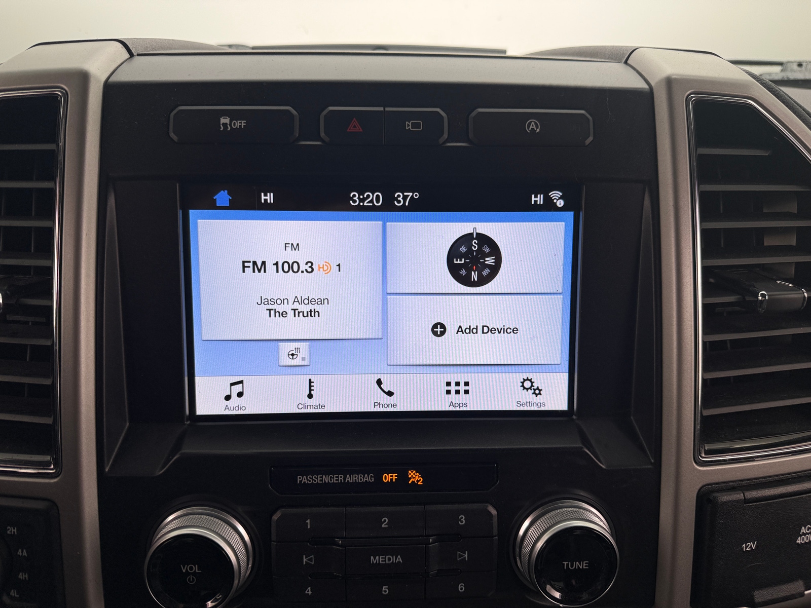 Thumbnail: 2019 Ford Econoline - 3