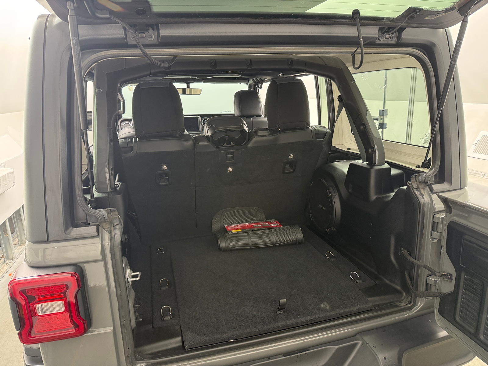 Thumbnail: 2018 Jeep Wrangler - 6