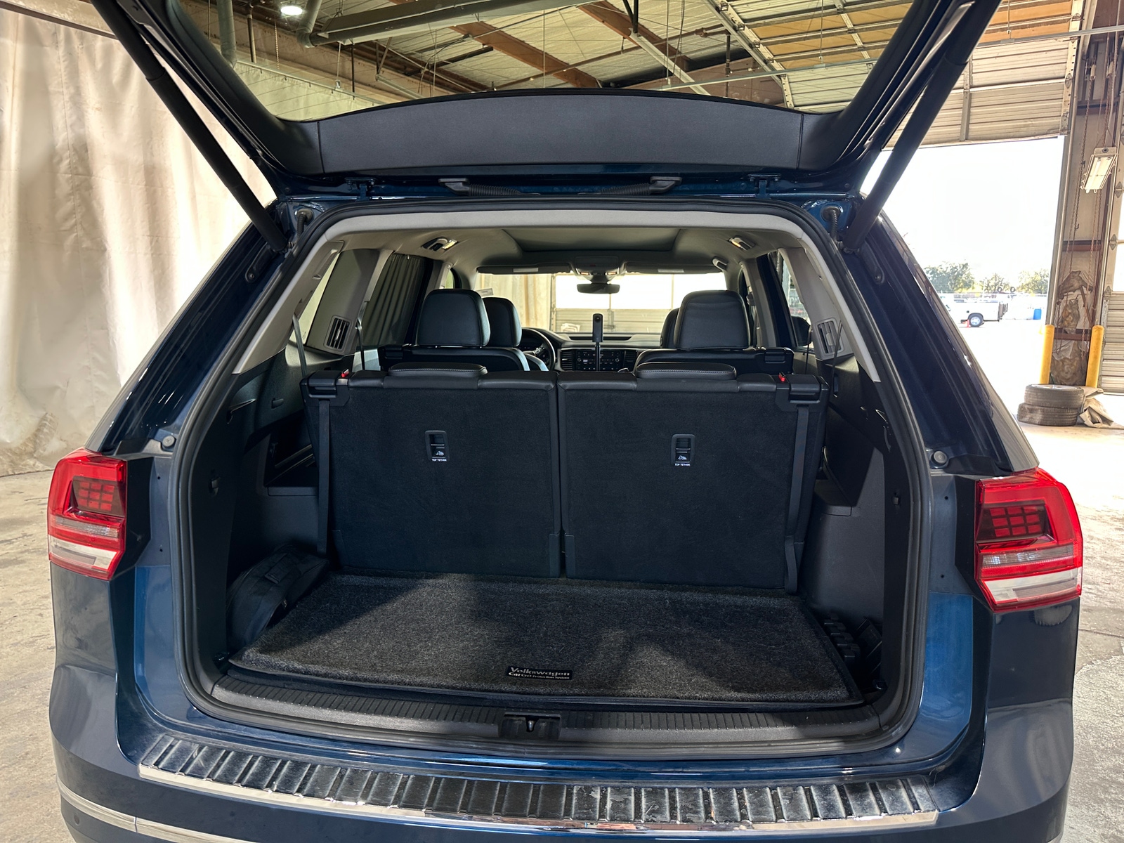 Thumbnail: 2018 Volkswagen Atlas - 6