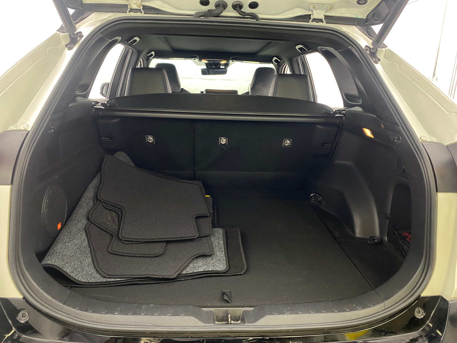 Thumbnail: 2021 Toyota RAV4 - 6