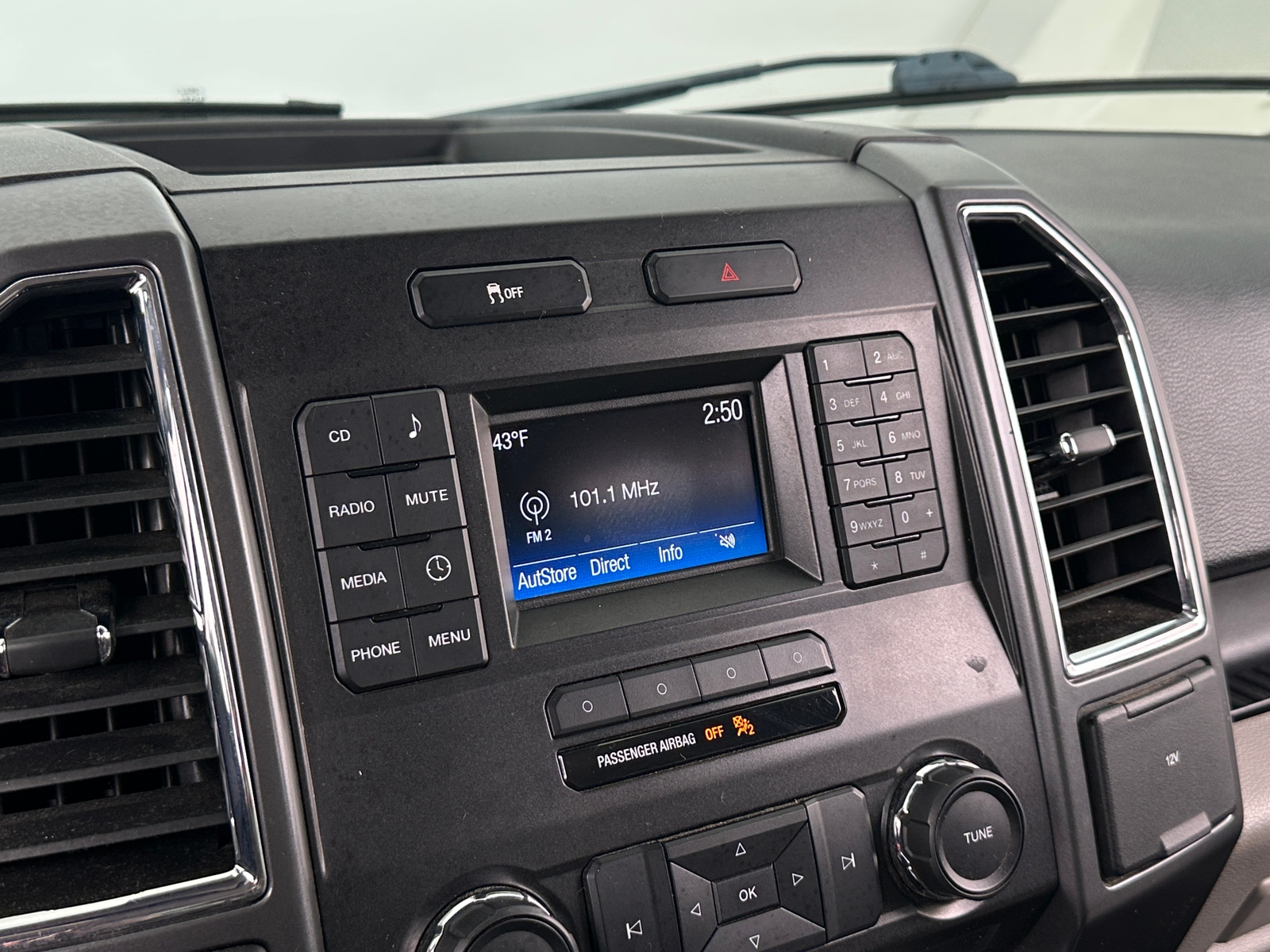 Thumbnail: 2016 Ford Econoline - 4