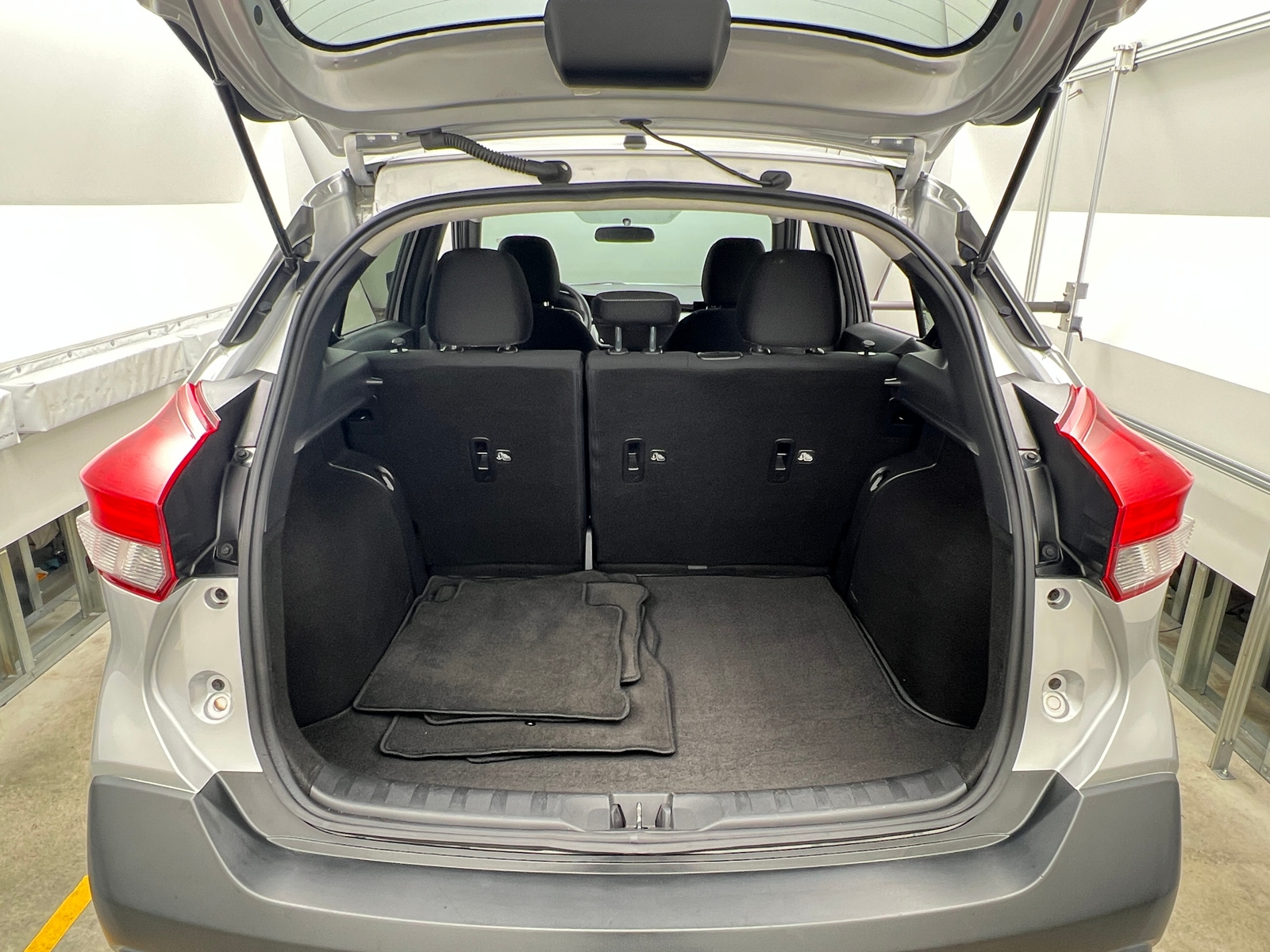 Thumbnail: 2019 Nissan Kicks - 7