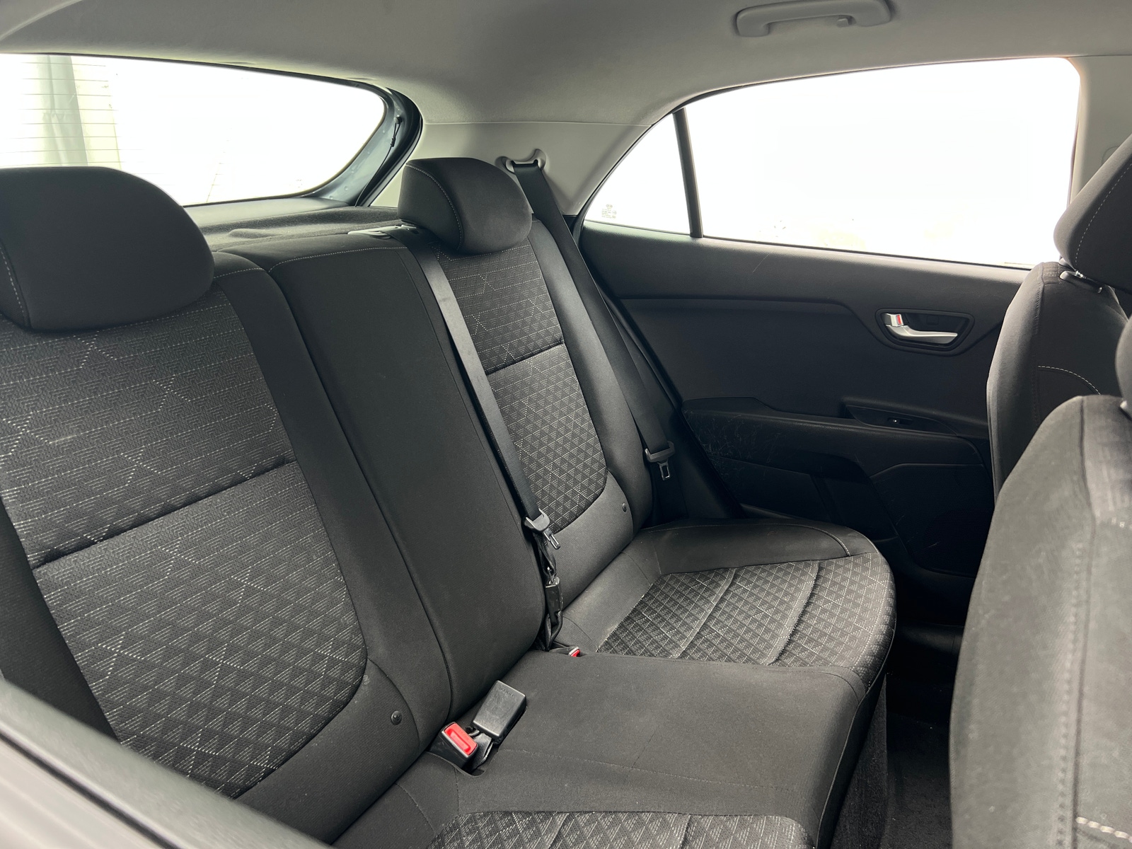 Thumbnail: 2020 Kia Rio - 6