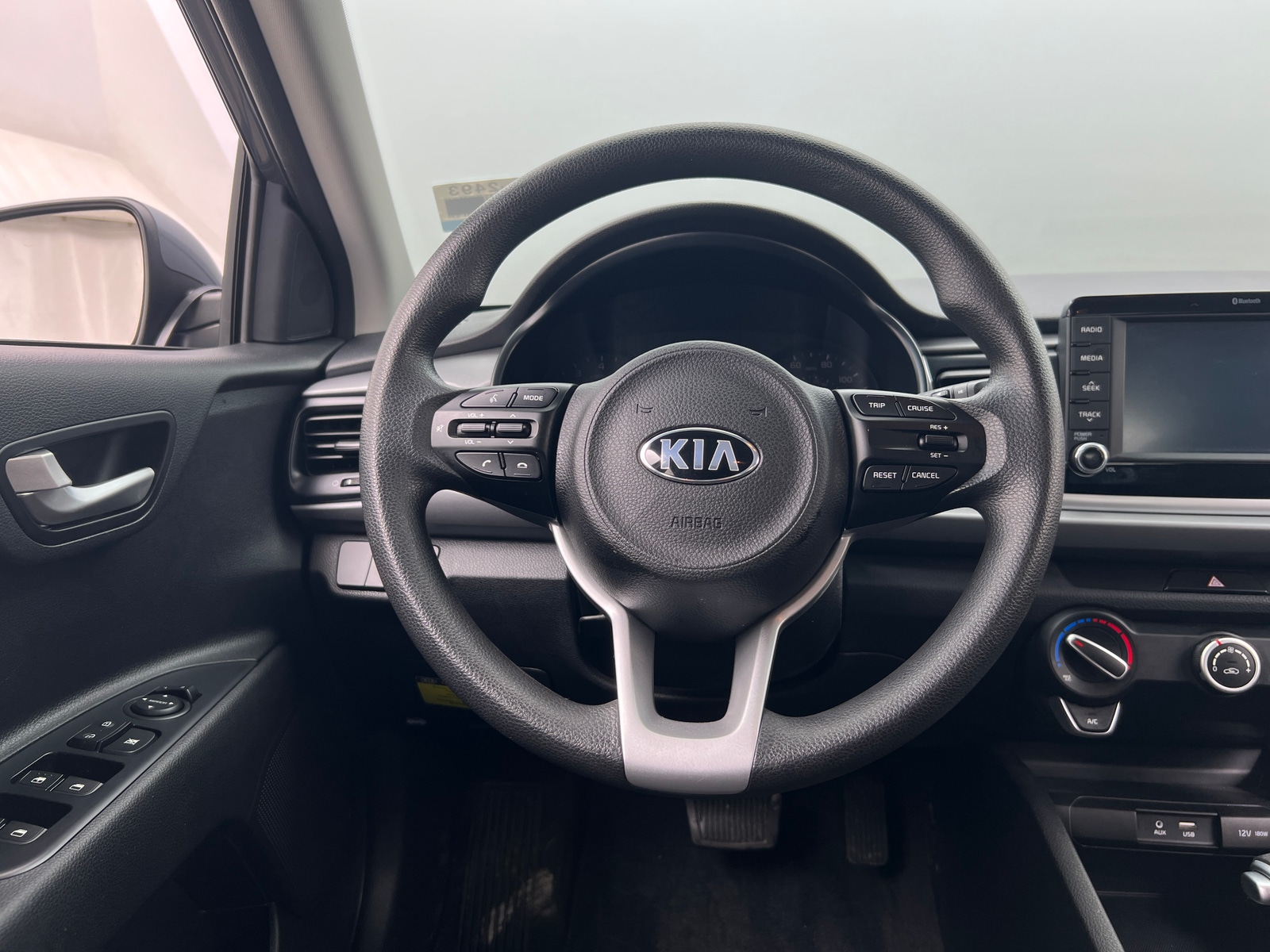 Thumbnail: 2020 Kia Rio - 5