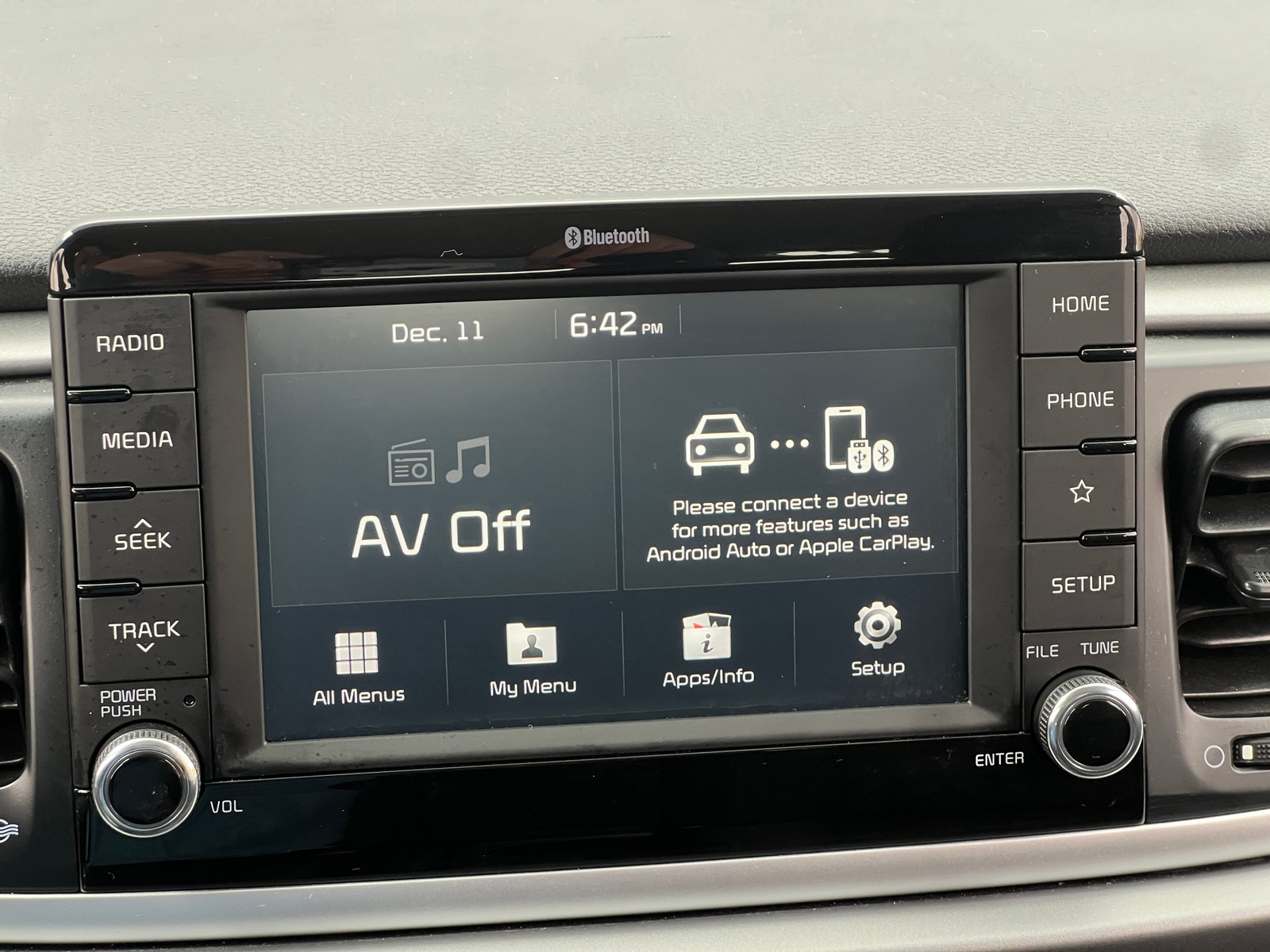 Thumbnail: 2020 Kia Rio - 4