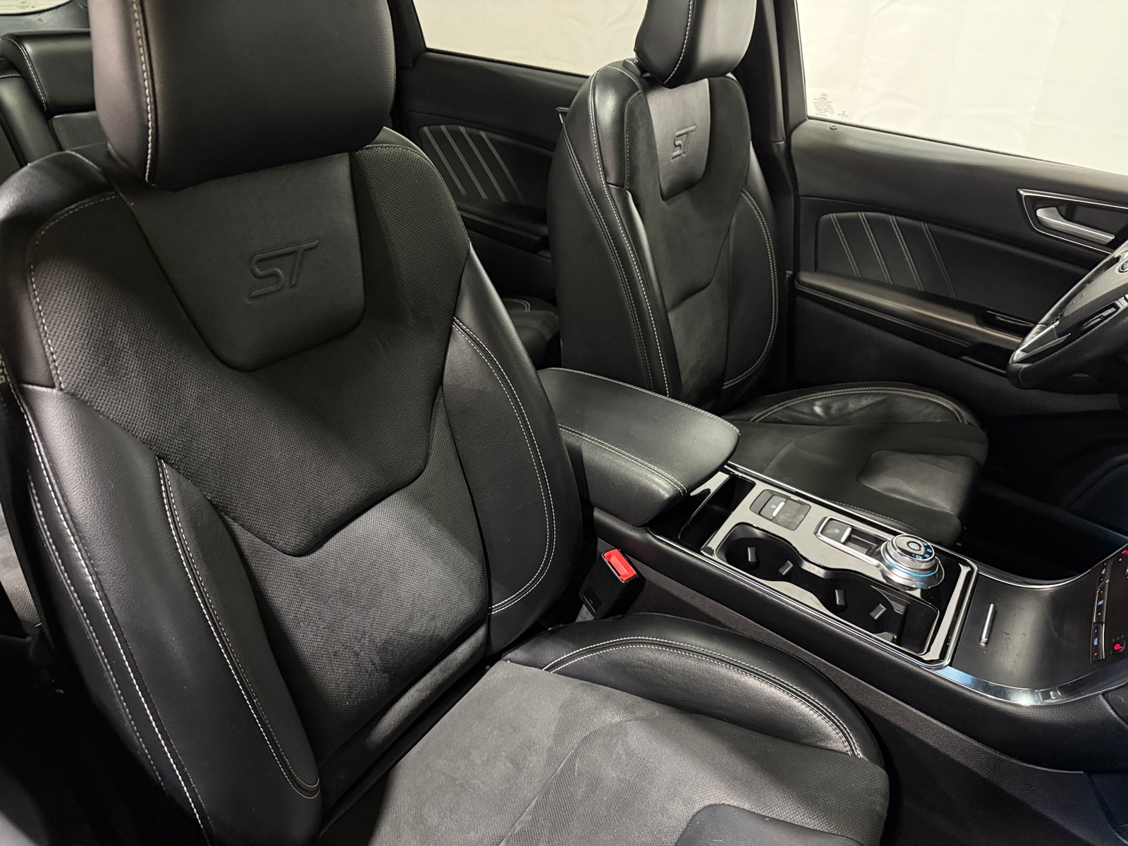 Thumbnail: 2019 Ford Edge - 2