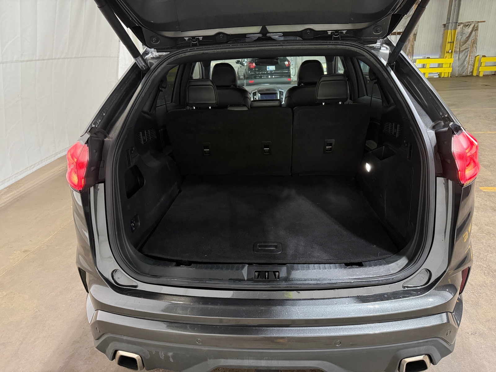 Thumbnail: 2019 Ford Edge - 7