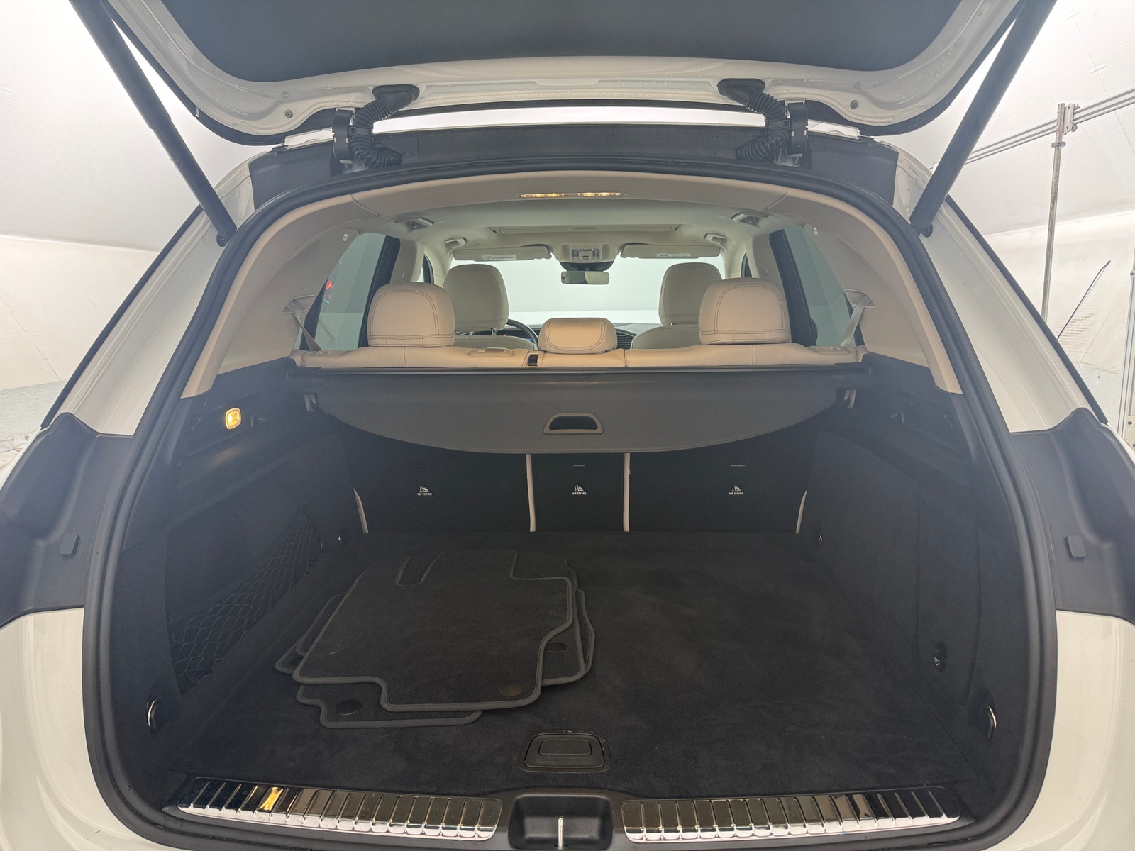 Thumbnail: 2025 Mercedes-Benz GLE - 6