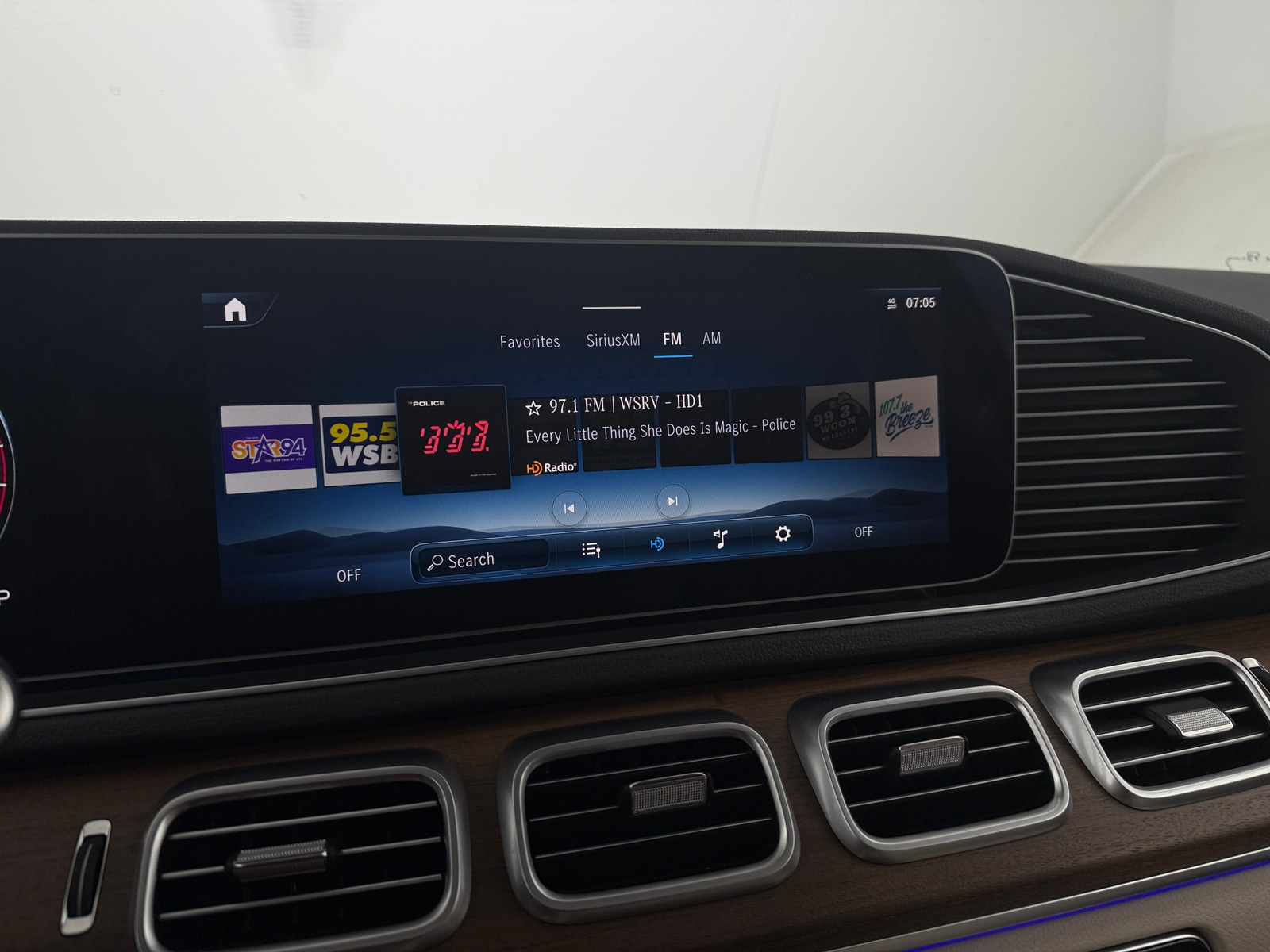 Thumbnail: 2025 Mercedes-Benz GLE - 3