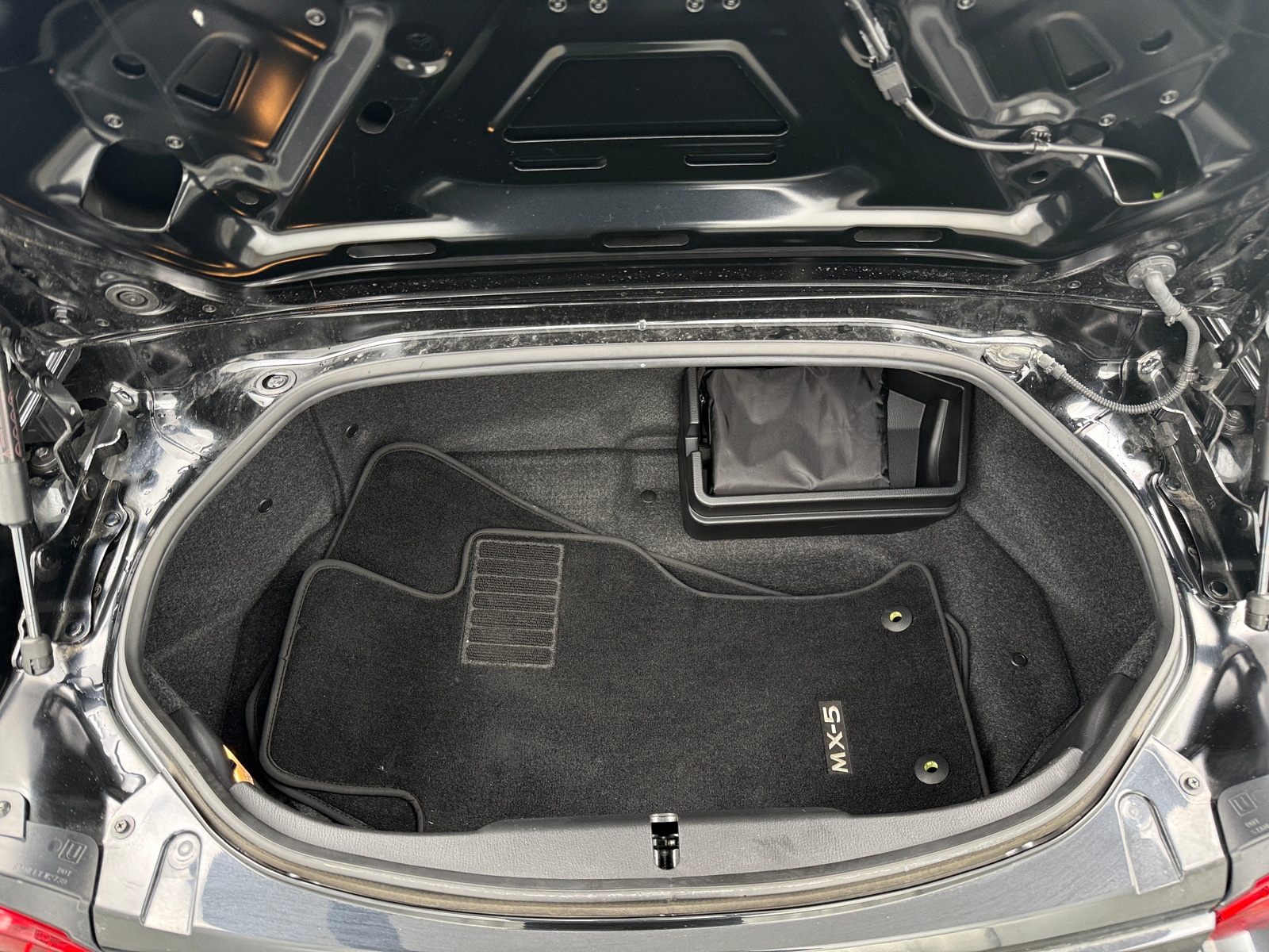 Thumbnail: 2023 Mazda MX-5 Miata - 6