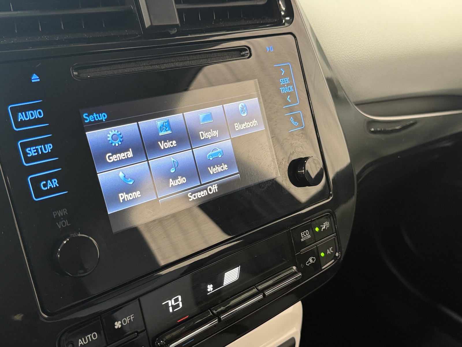 Thumbnail: 2017 Toyota Prius - 4