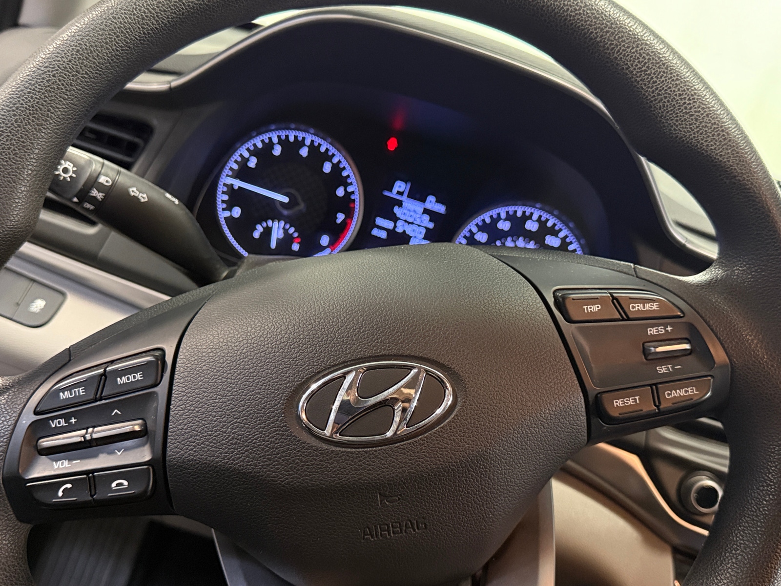 Thumbnail: 2019 Hyundai Elantra - 5