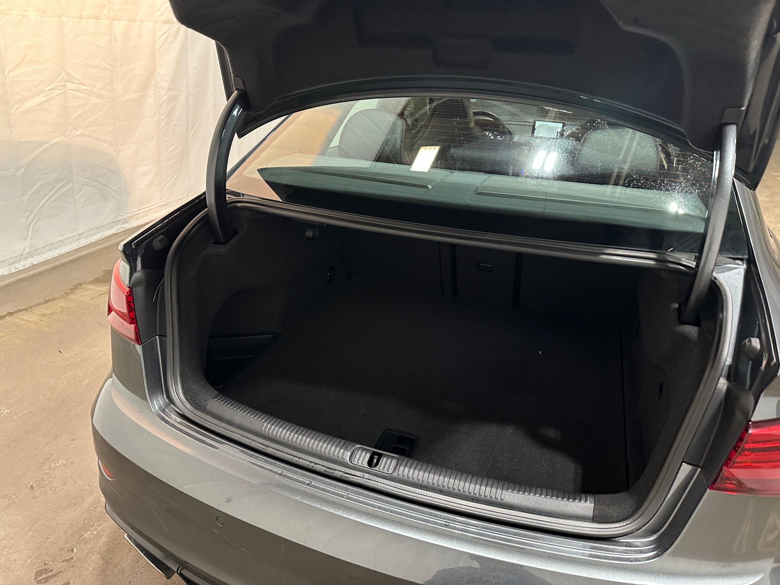 Thumbnail: 2018 Audi RS 3 - 6